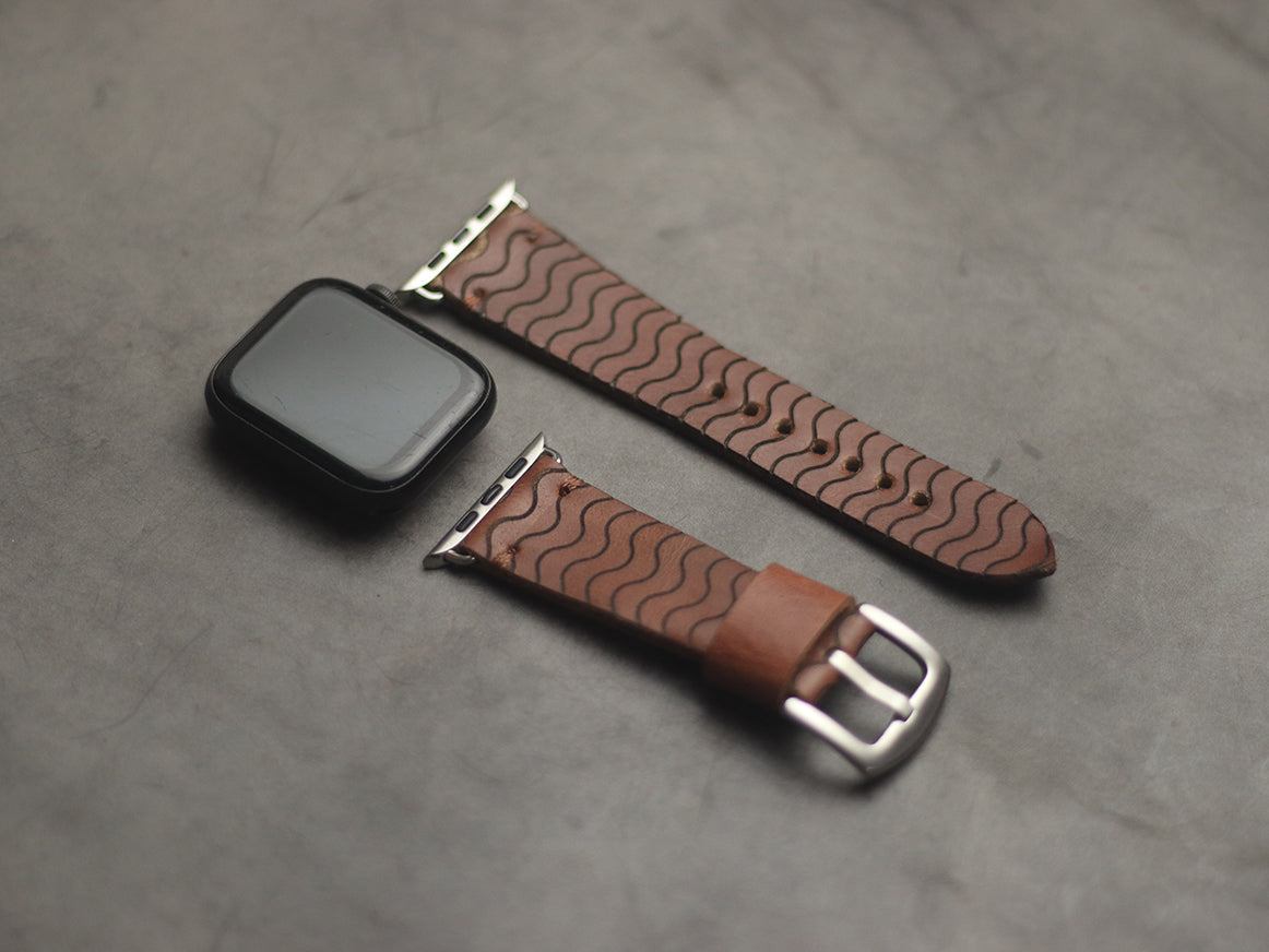 "E2" ENGRAVED STRAPS - SYRUP BROWN