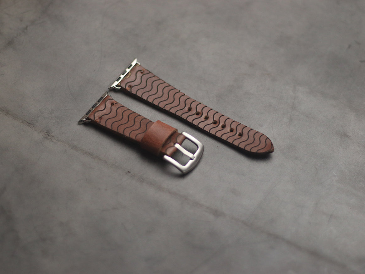 "E2" ENGRAVED STRAPS - SYRUP BROWN