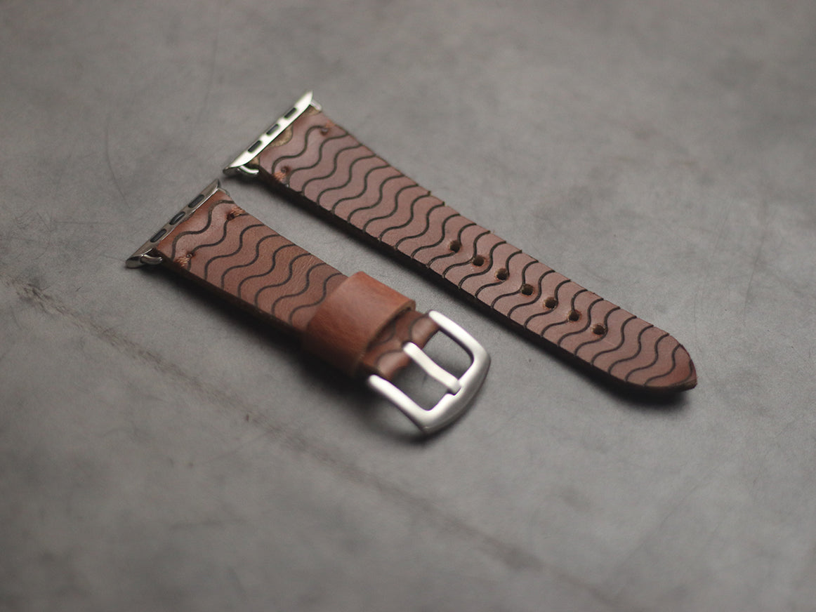 "E2" ENGRAVED STRAPS - SYRUP BROWN