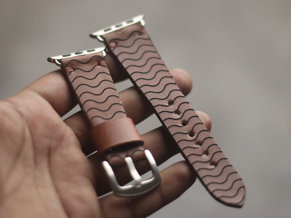 "E2" ENGRAVED STRAPS - SYRUP BROWN