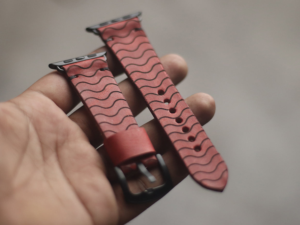 "E2" ENGRAVED STRAPS - PRISMATIC RED