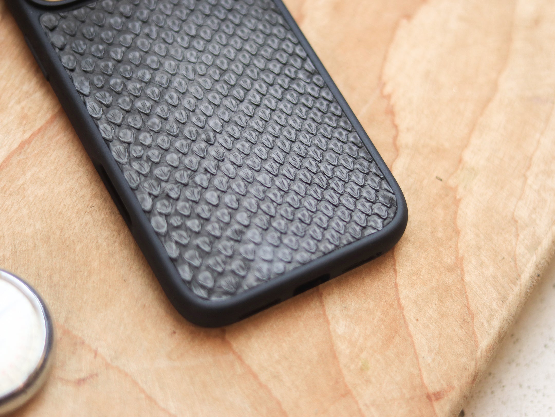 RAVEN BLACK PYTHON SKIN MAGSAFE CASE