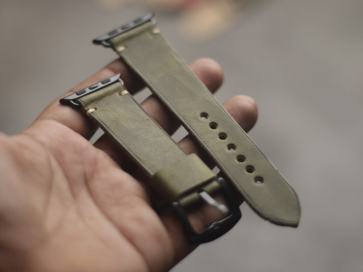 SEAWEED GREEN MINIMAL STITCHED HAND-CRAFTED APPLE WATCH STRAPS