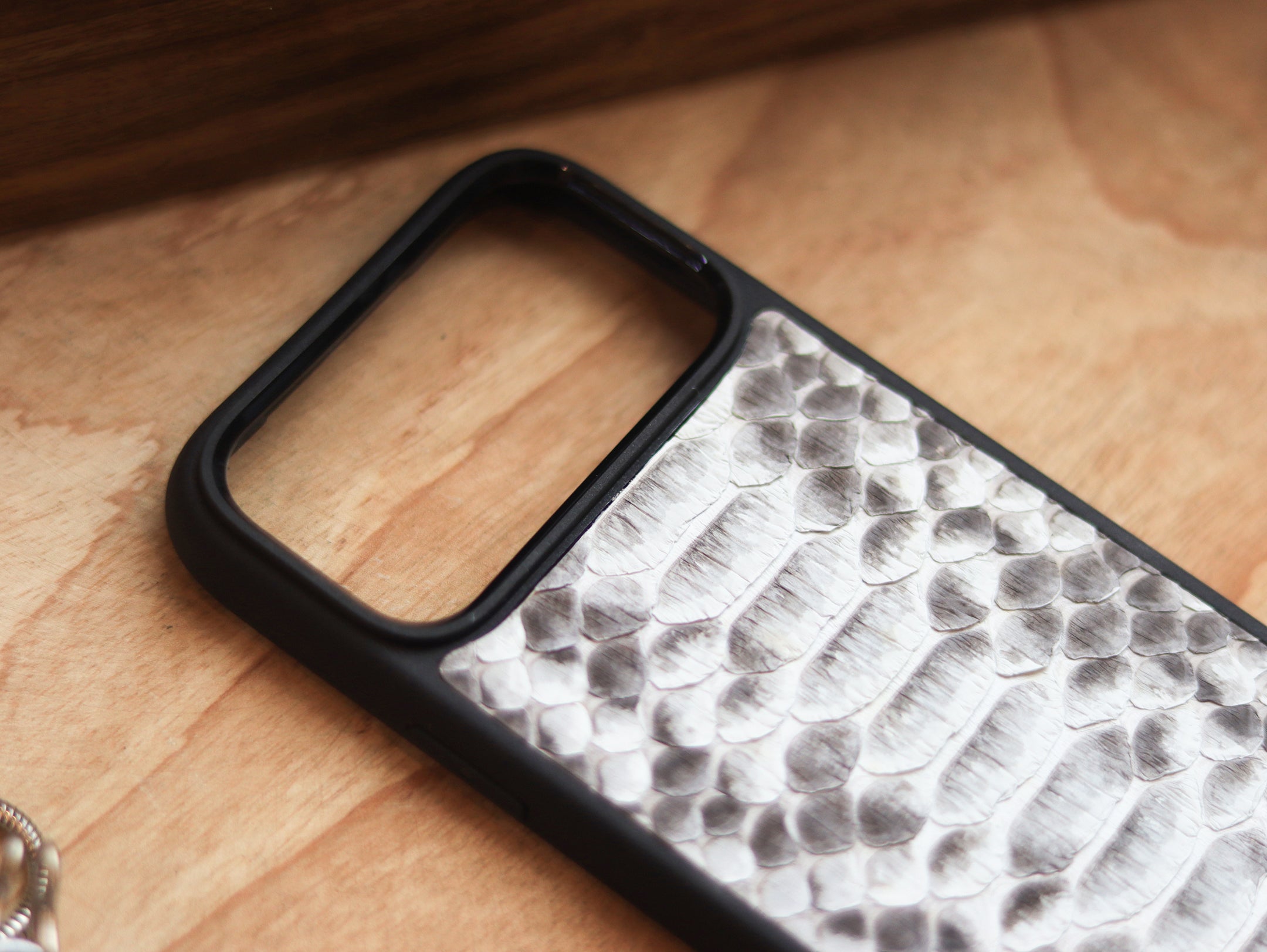 NATURAL COLOR PYTHON SKIN MAGSAFE CASE