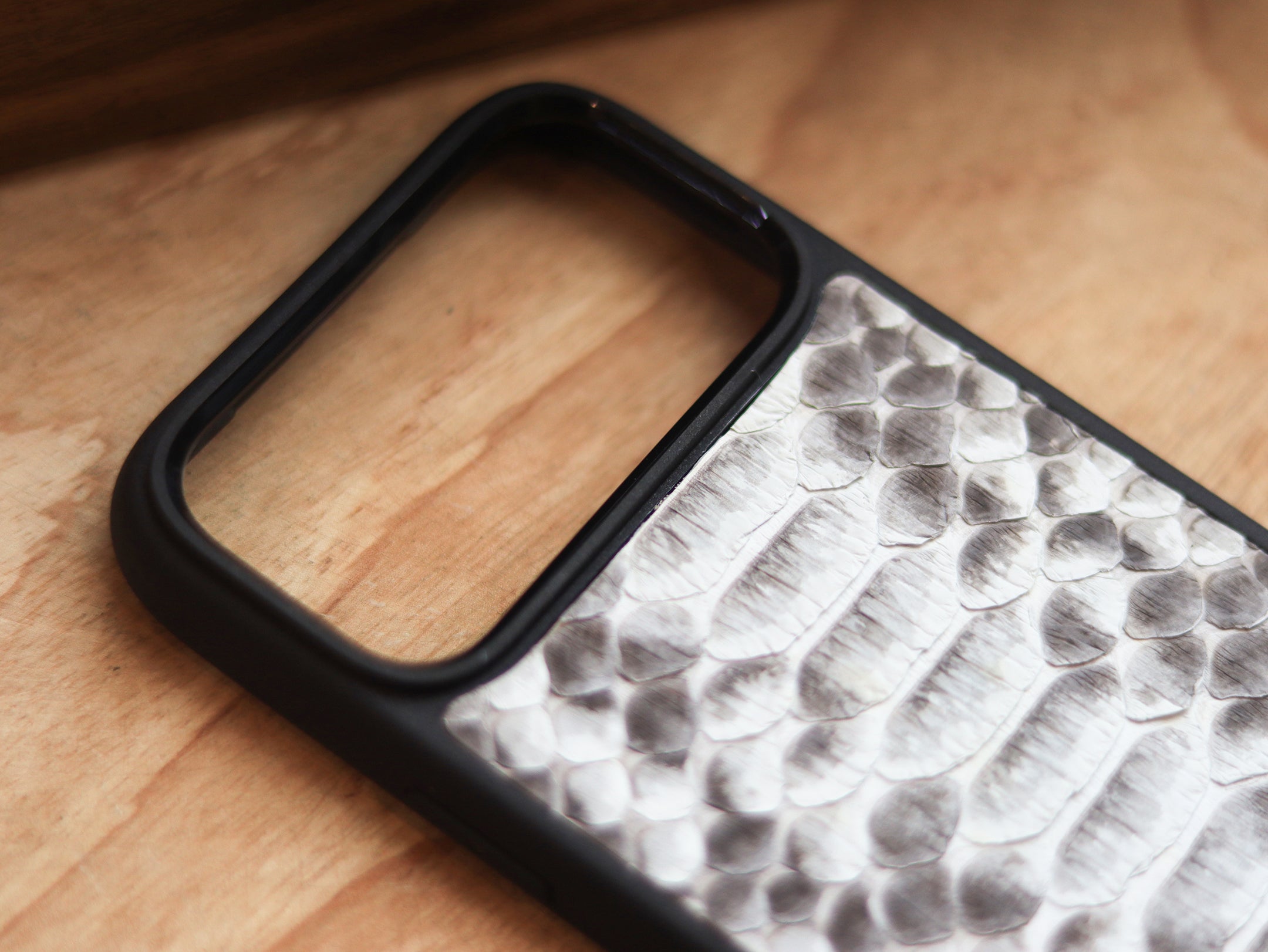 NATURAL COLOR PYTHON SKIN MAGSAFE CASE