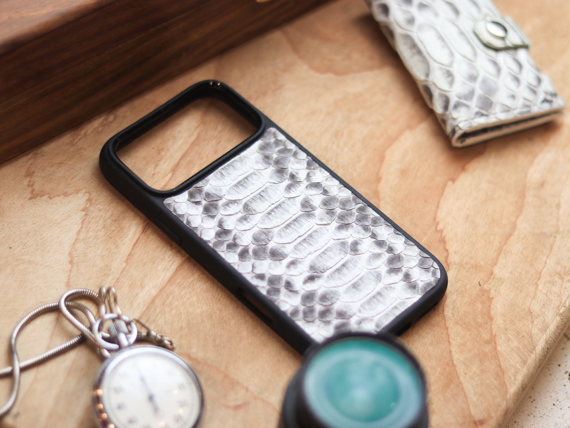 NATURAL COLOR PYTHON SKIN MAGSAFE CASE