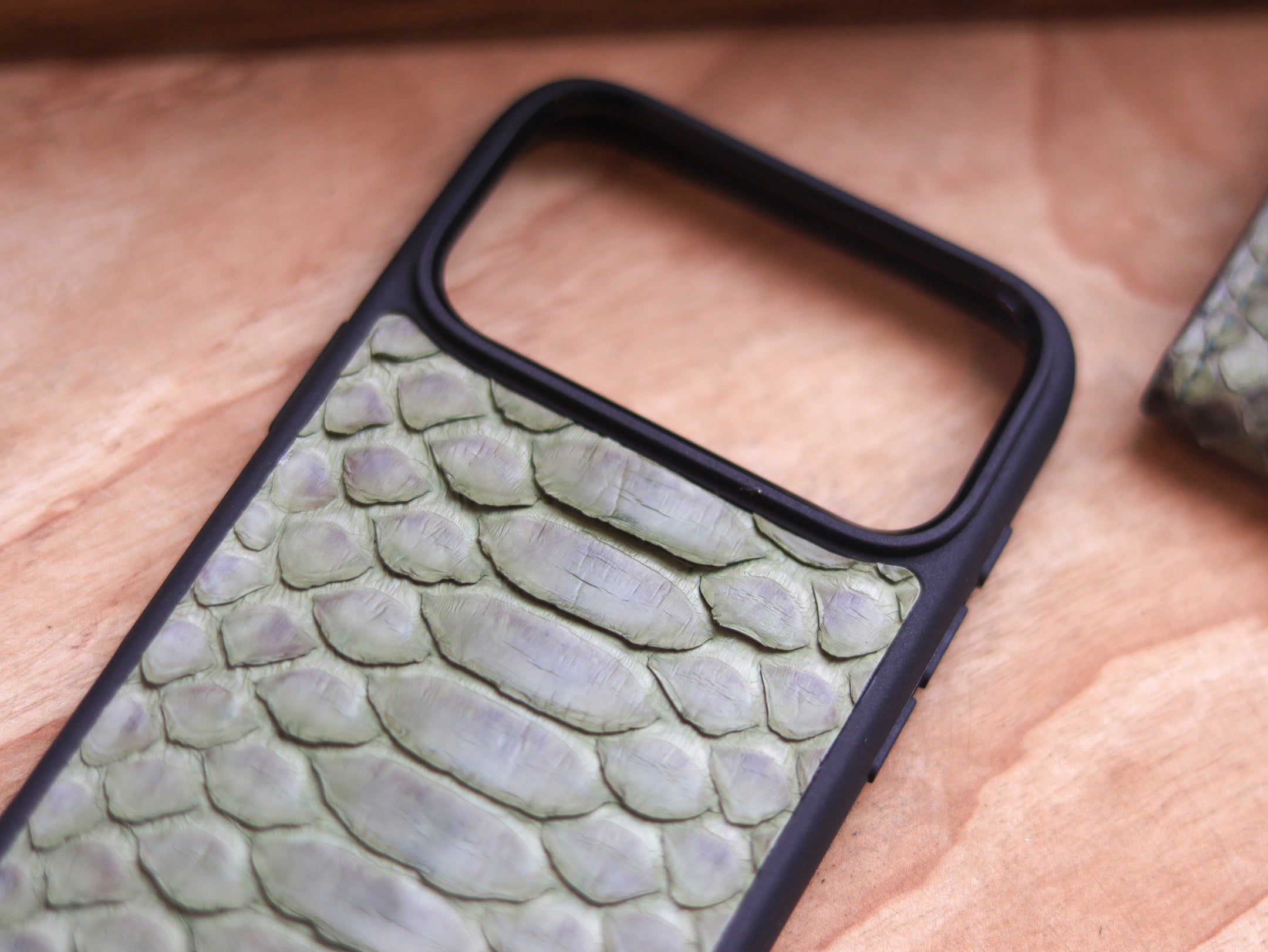 JUNIPER GREEN PYTHON SKIN MAGSAFE CASE