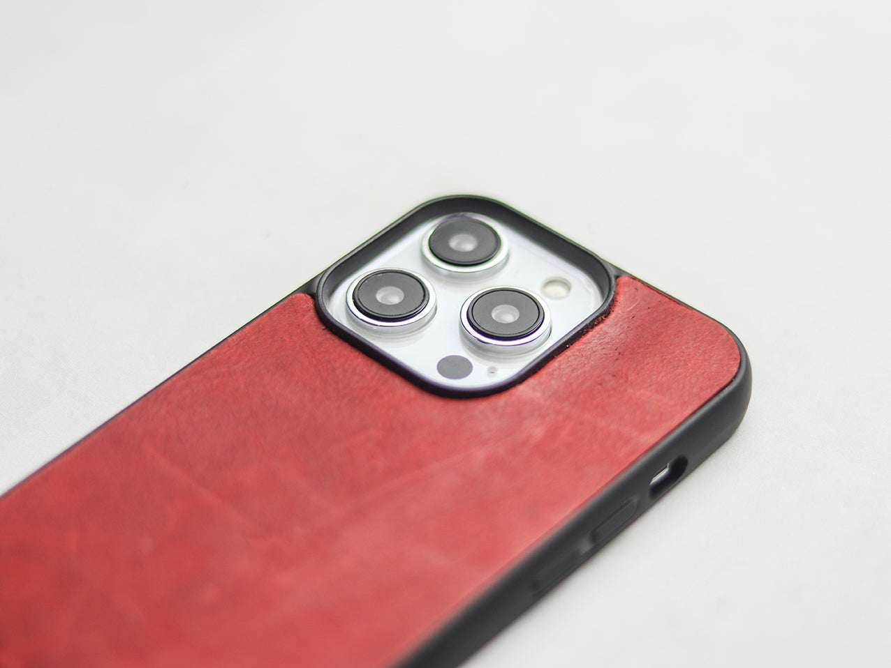 PRISMATIC RED LEATHER CLASSIC PHONE CASE