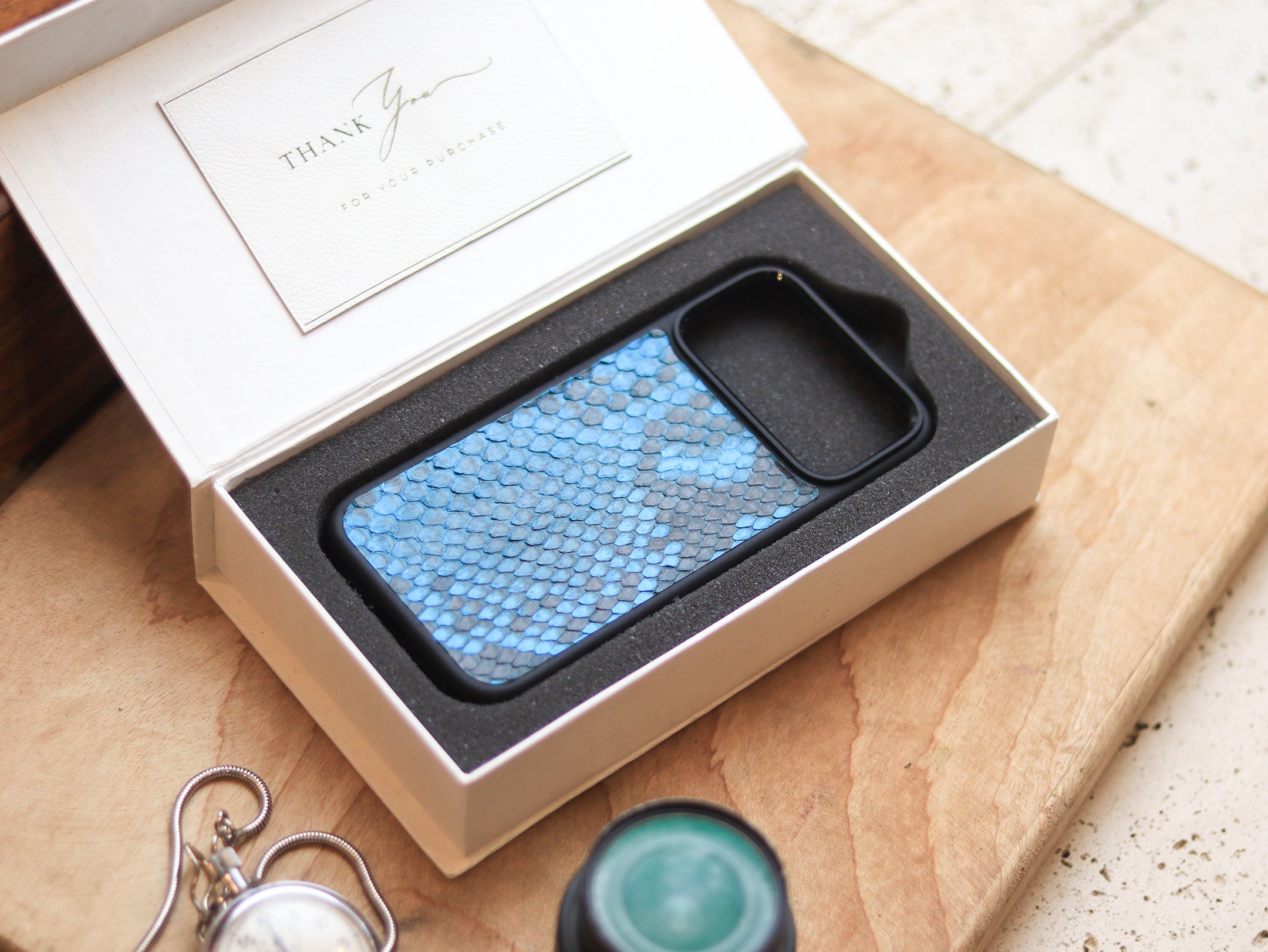 CERULEAN BLUE PYTHON SKIN MAGSAFE CASE