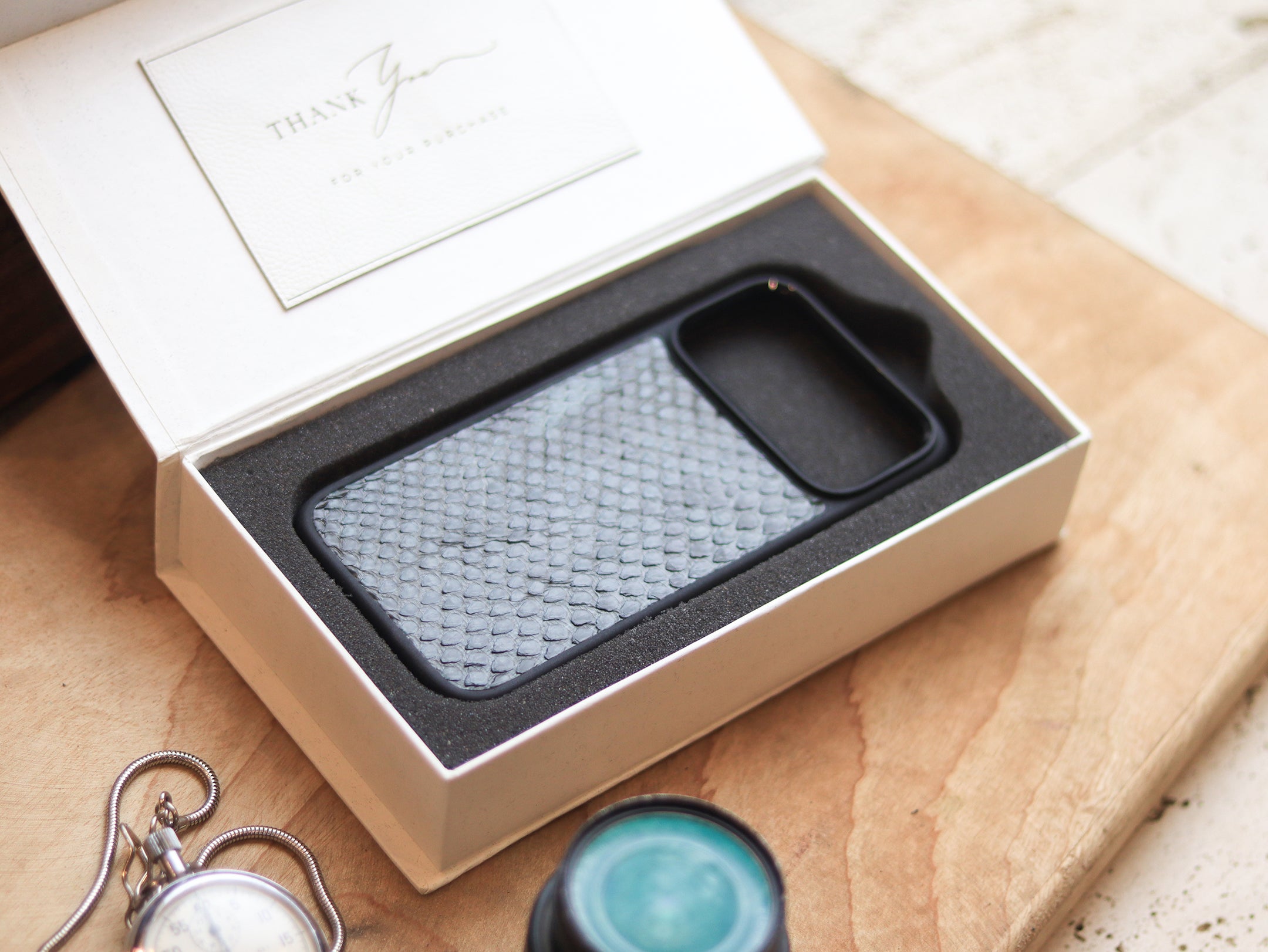 IRIDIUM GREY PYTHON SKIN MAGSAFE CASE