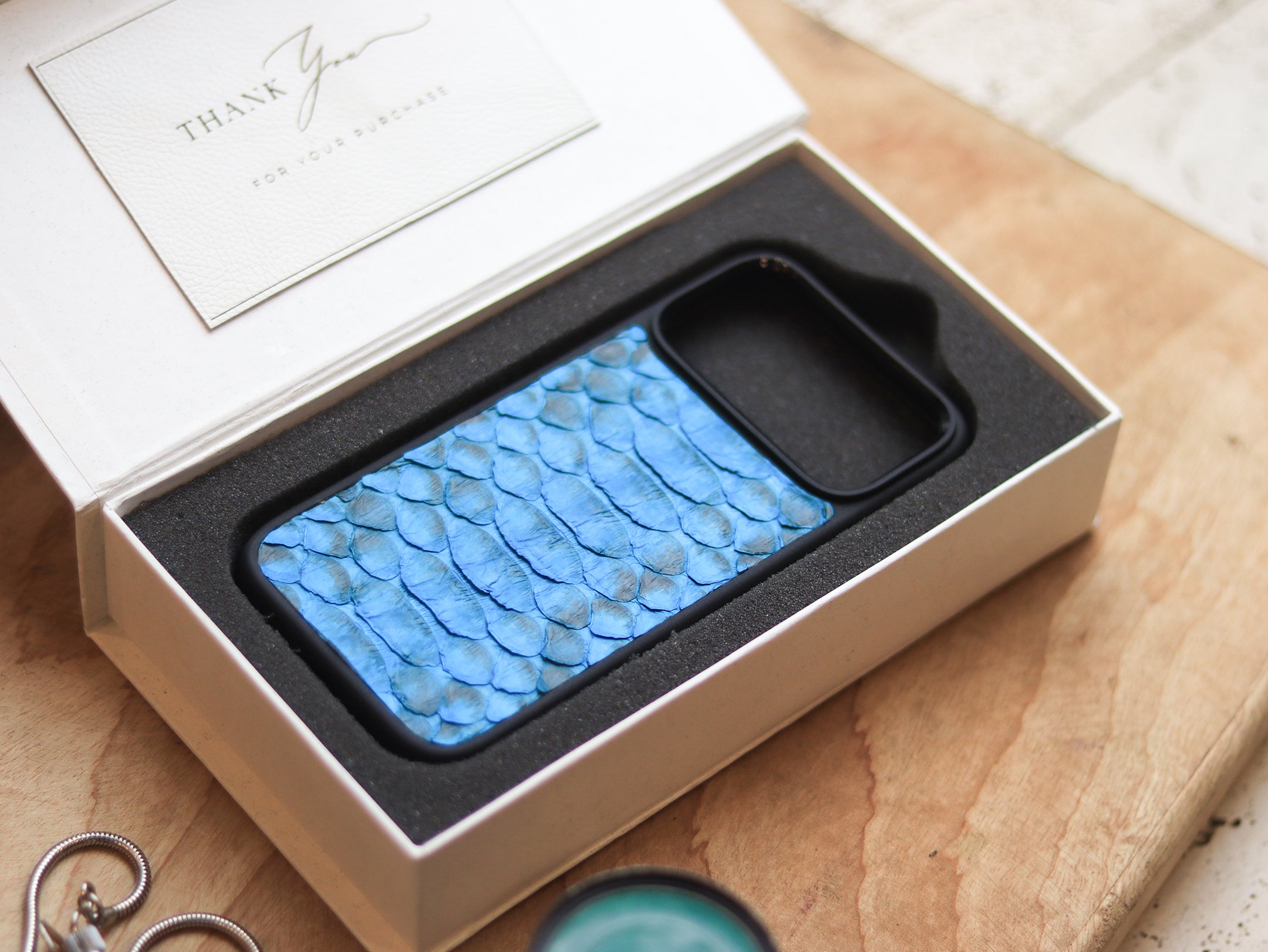 CERULEAN BLUE PYTHON SKIN MAGSAFE CASE