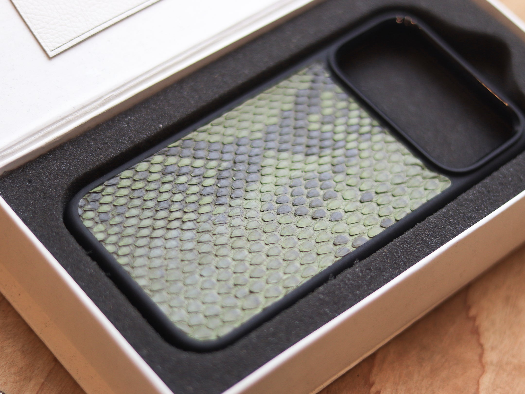 JUNIPER GREEN PYTHON SKIN MAGSAFE CASE