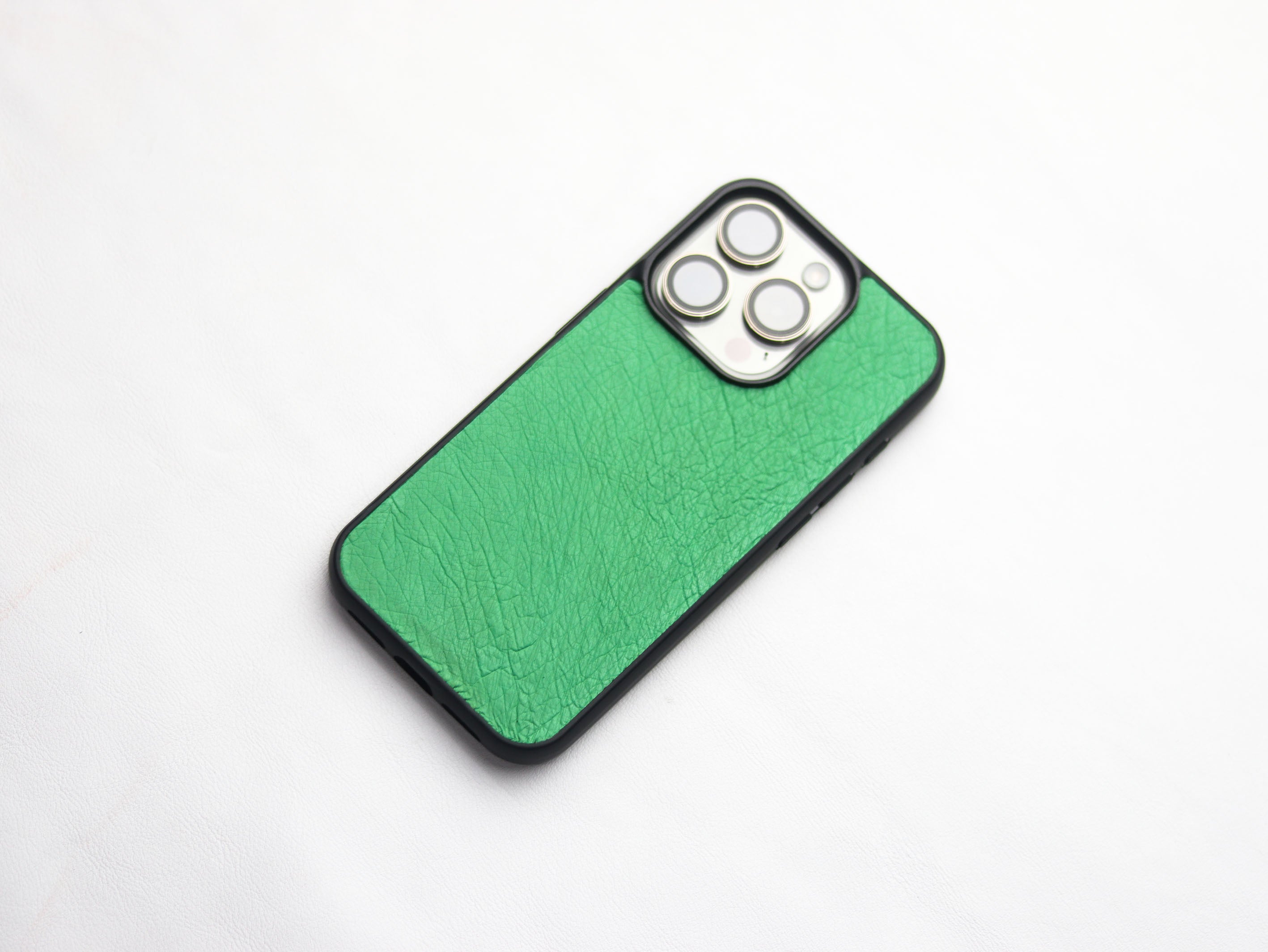 PARAKEET GREEN OSTRICH SKIN PHONE CASE (NON-FOLLICLE)