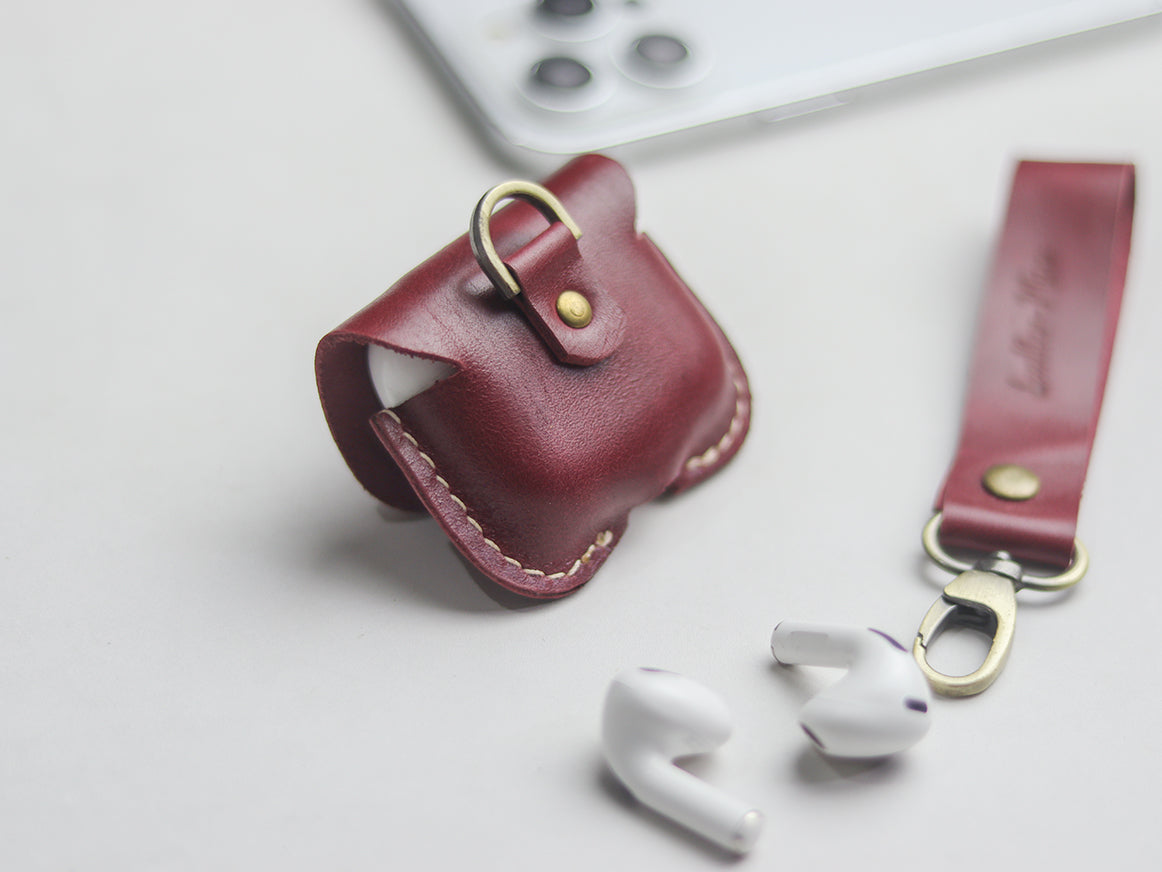 AIRPODS CLASSIC LEATHER CASE CARMINE BURGUNDY