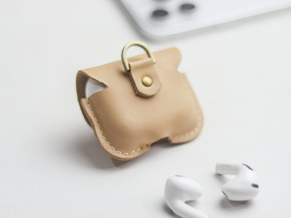 AIRPODS CLASSIC LEATHER CASE NATURAL BURRETO