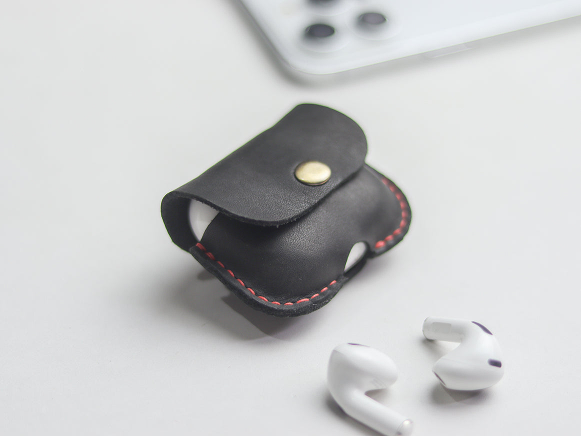 AIRPODS CLASSIC LEATHER CASE PHANTOM BLACK