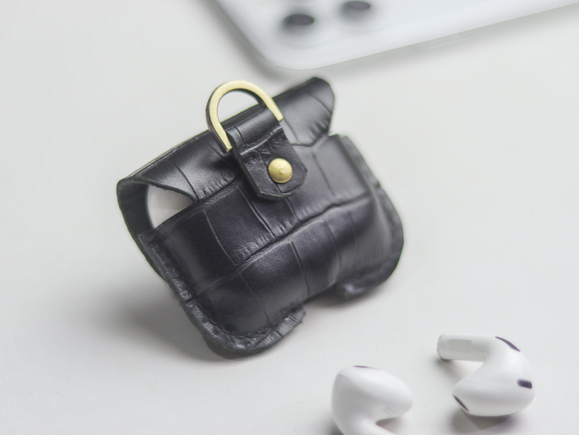 AIRPODS CLASSIC LEATHER CASE BLACK CROCO