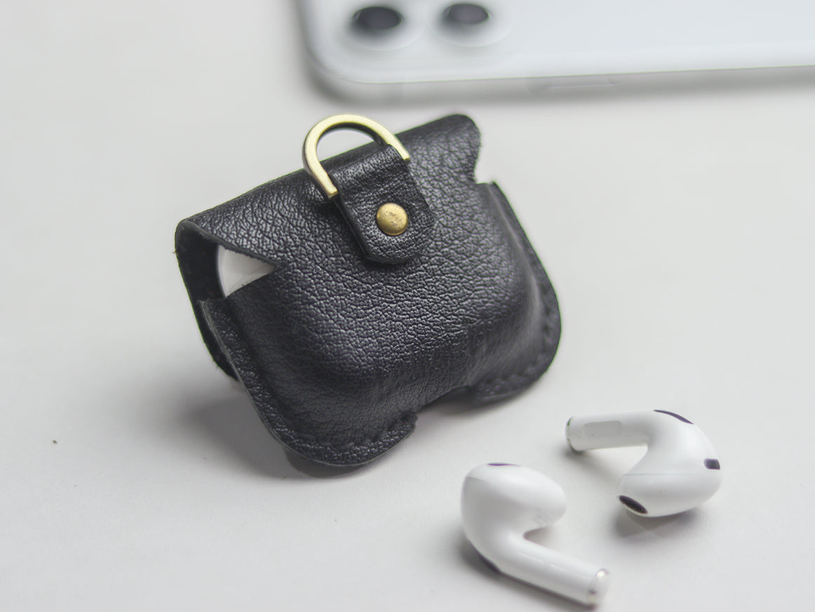 AIRPODS CLASSIC LEATHER CASE LATTE BROWN