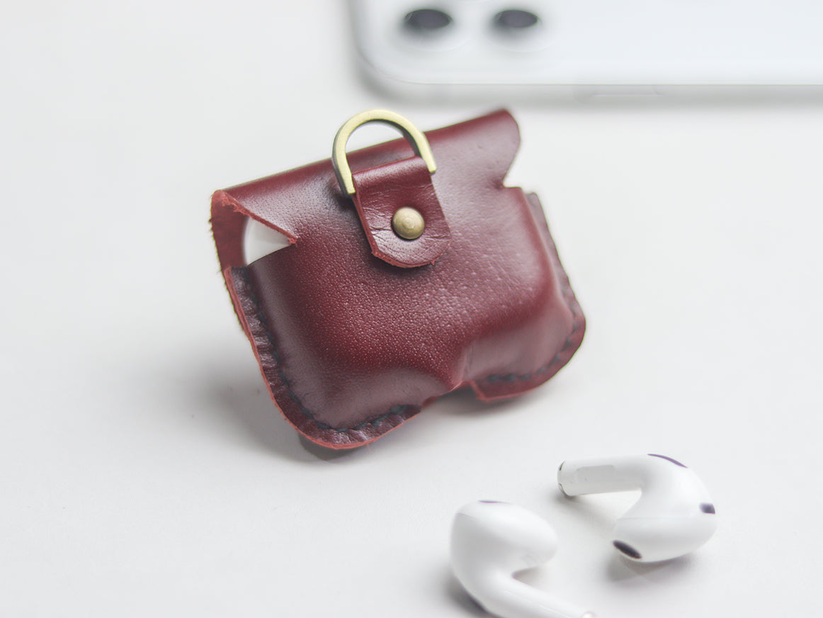AIRPODS CLASSIC LEATHER CASE GARNET BURGUNDY