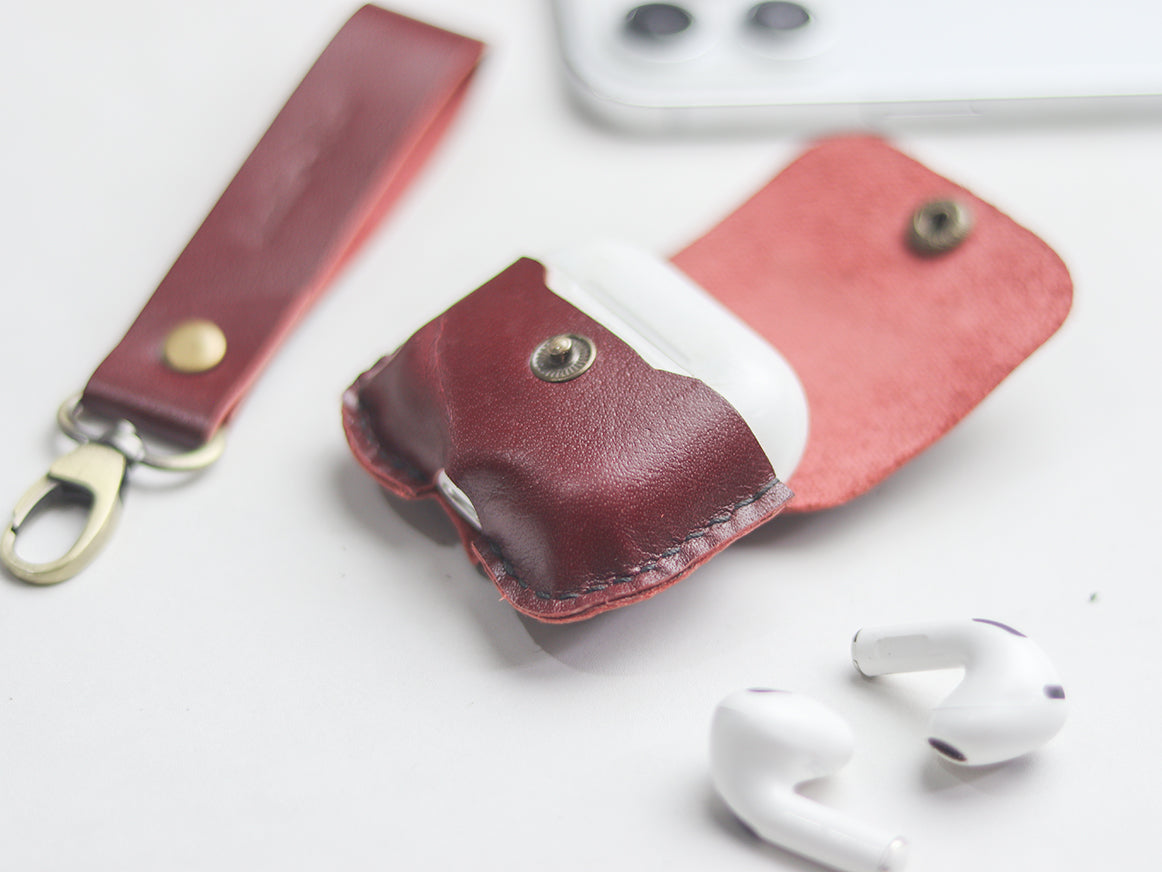 AIRPODS CLASSIC LEATHER CASE GARNET BURGUNDY