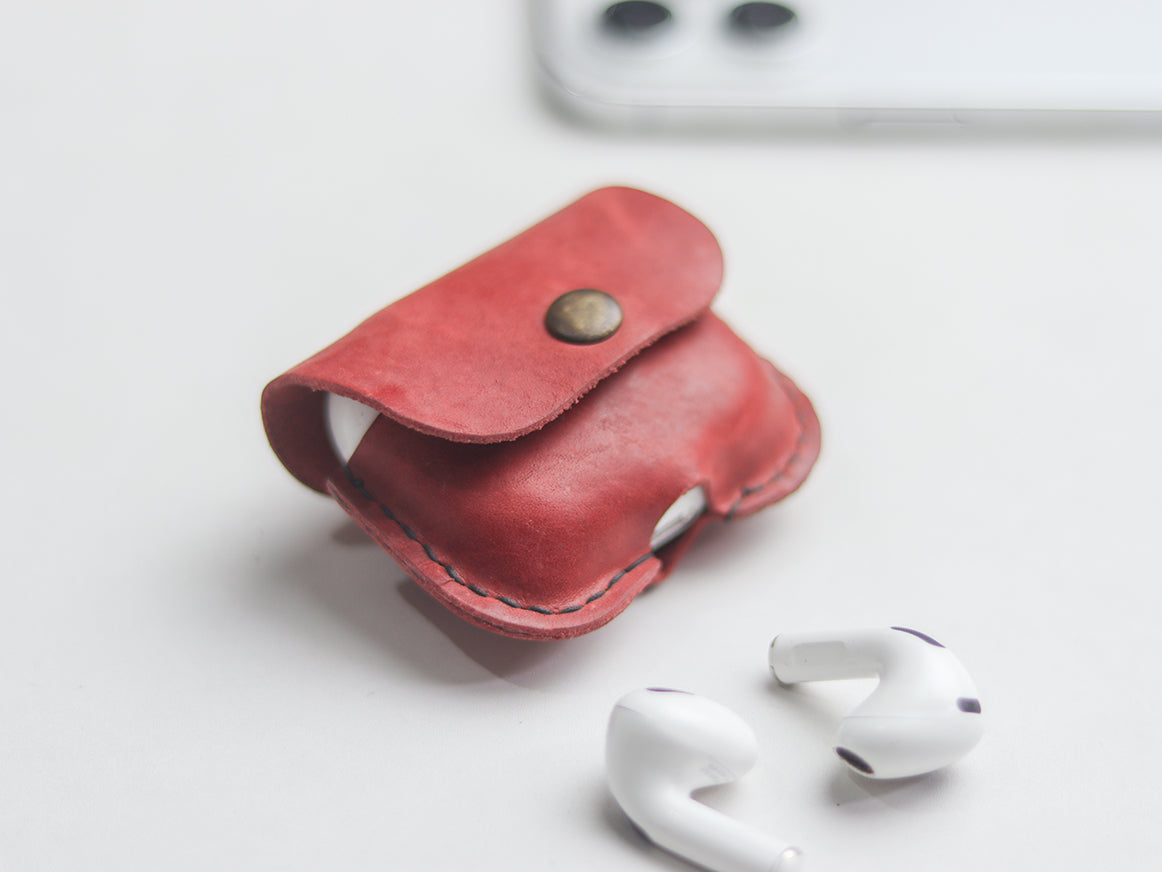 AIRPODS CLASSIC LEATHER CASE PRISMATIC RED