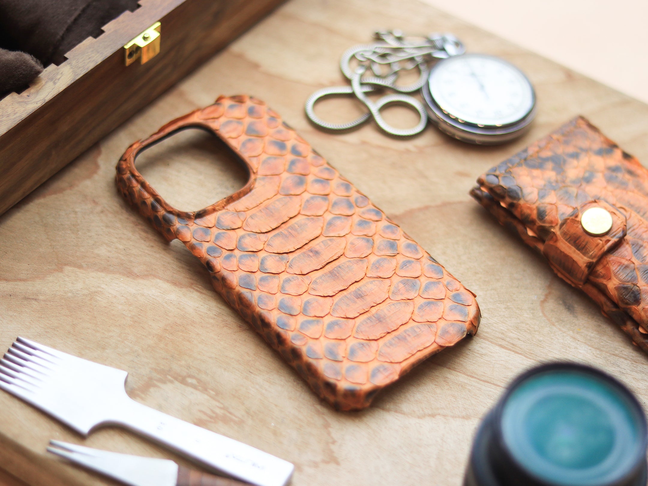 COPPER BROWN PYTHON SKIN 360° MAGSAFE CASE