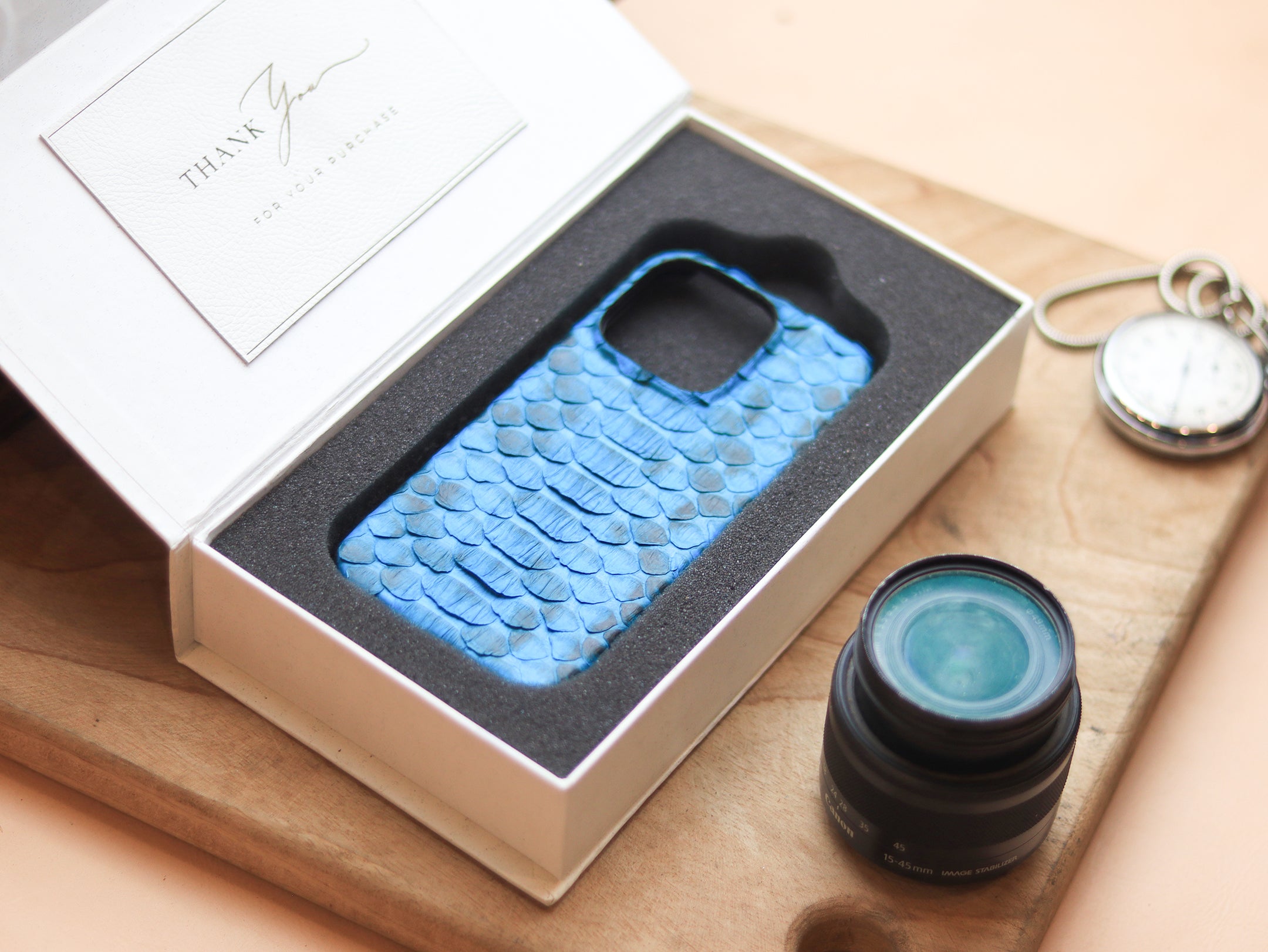 CERULEAN BLUE PYTHON SKIN 360° MAGSAFE CASE