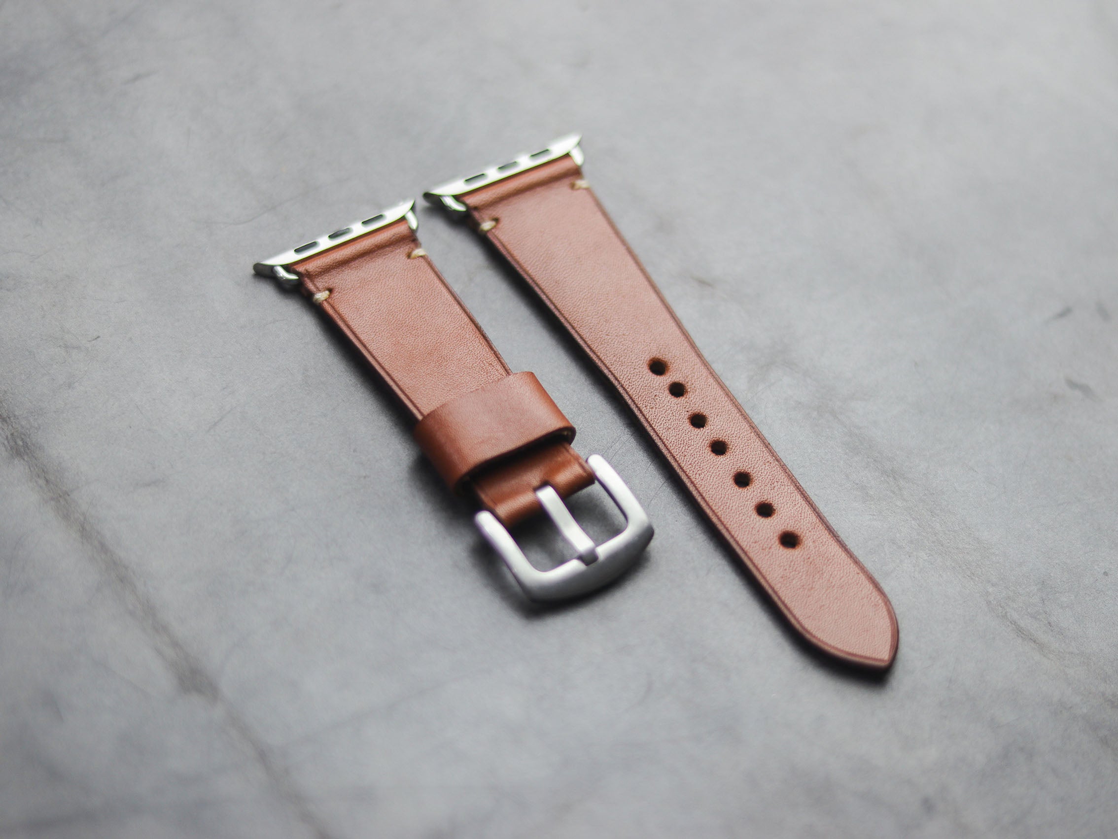 TAN BROWN MINIMAL STITCHED HAND-CRAFTED APPLE WATCH STRAPS