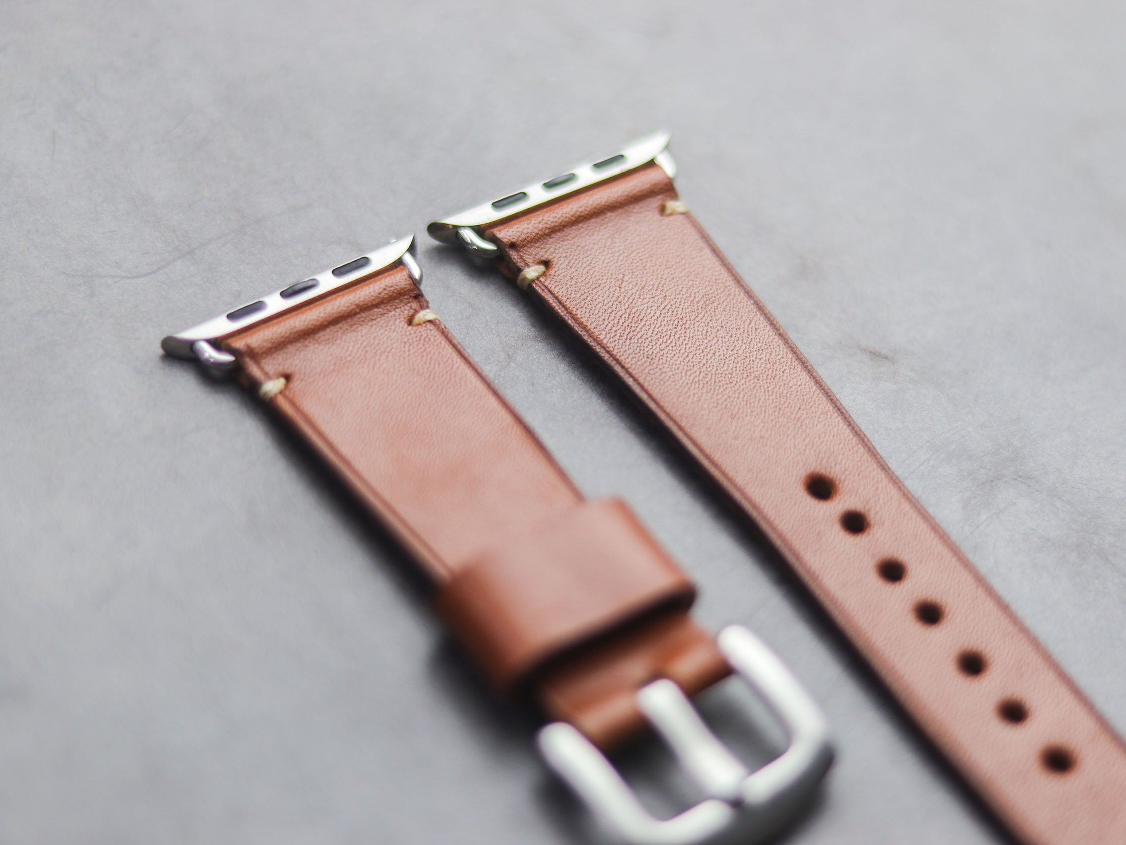TAN BROWN MINIMAL STITCHED HAND-CRAFTED APPLE WATCH STRAPS
