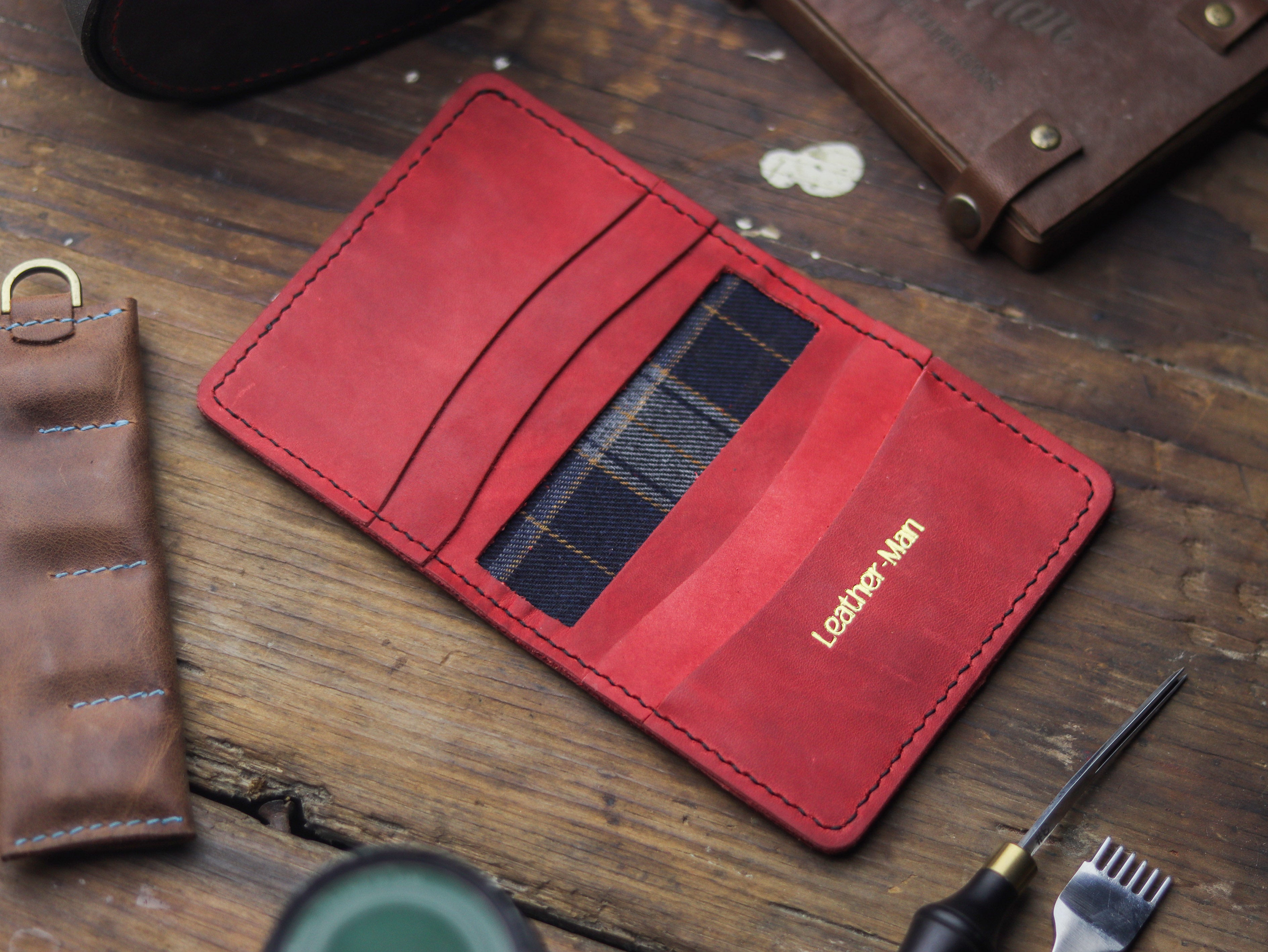 HAMPTON - C BIFOLD CARD HOLDER PRISMATIC RED