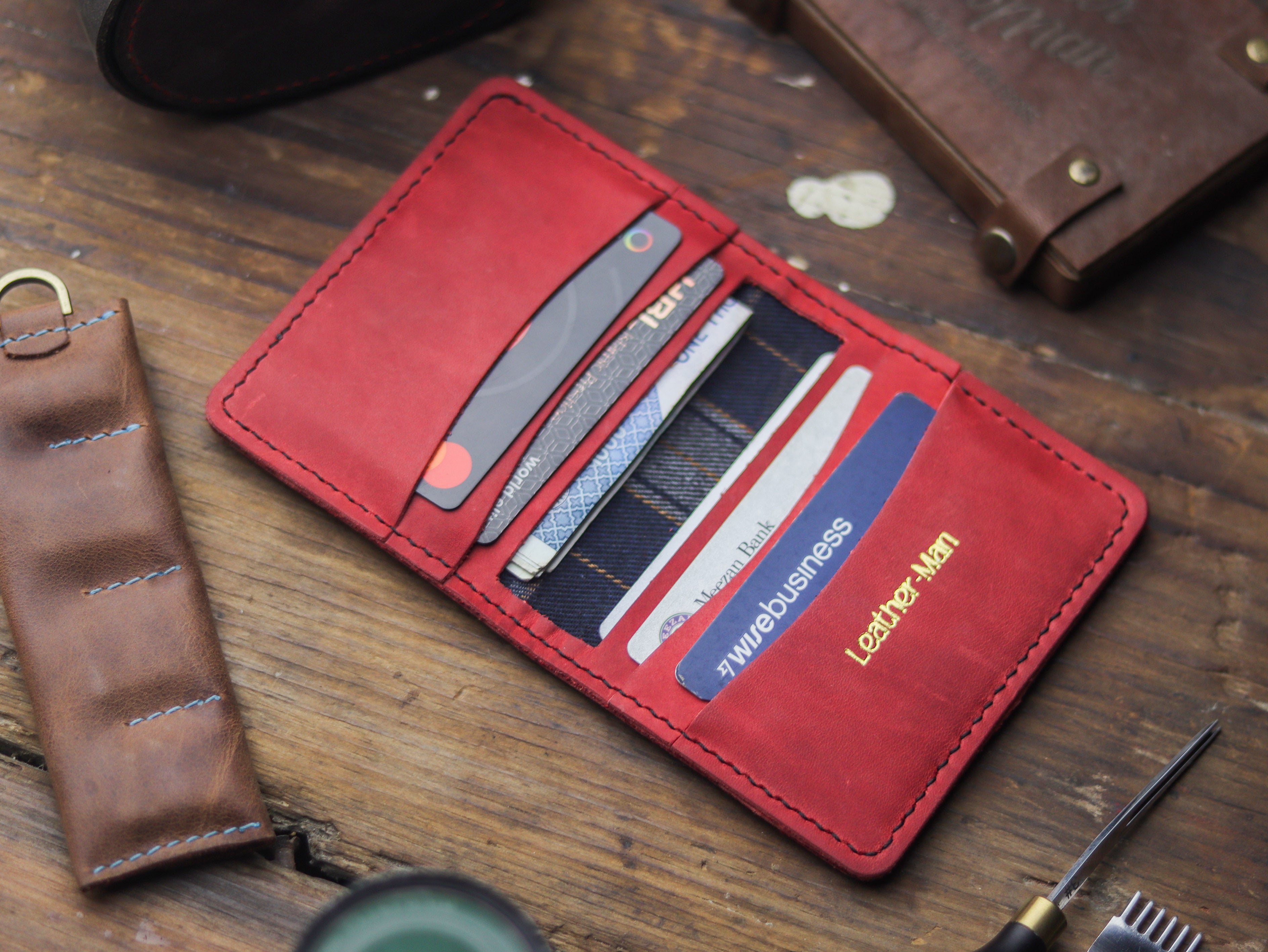 HAMPTON - C BIFOLD CARD HOLDER PRISMATIC RED