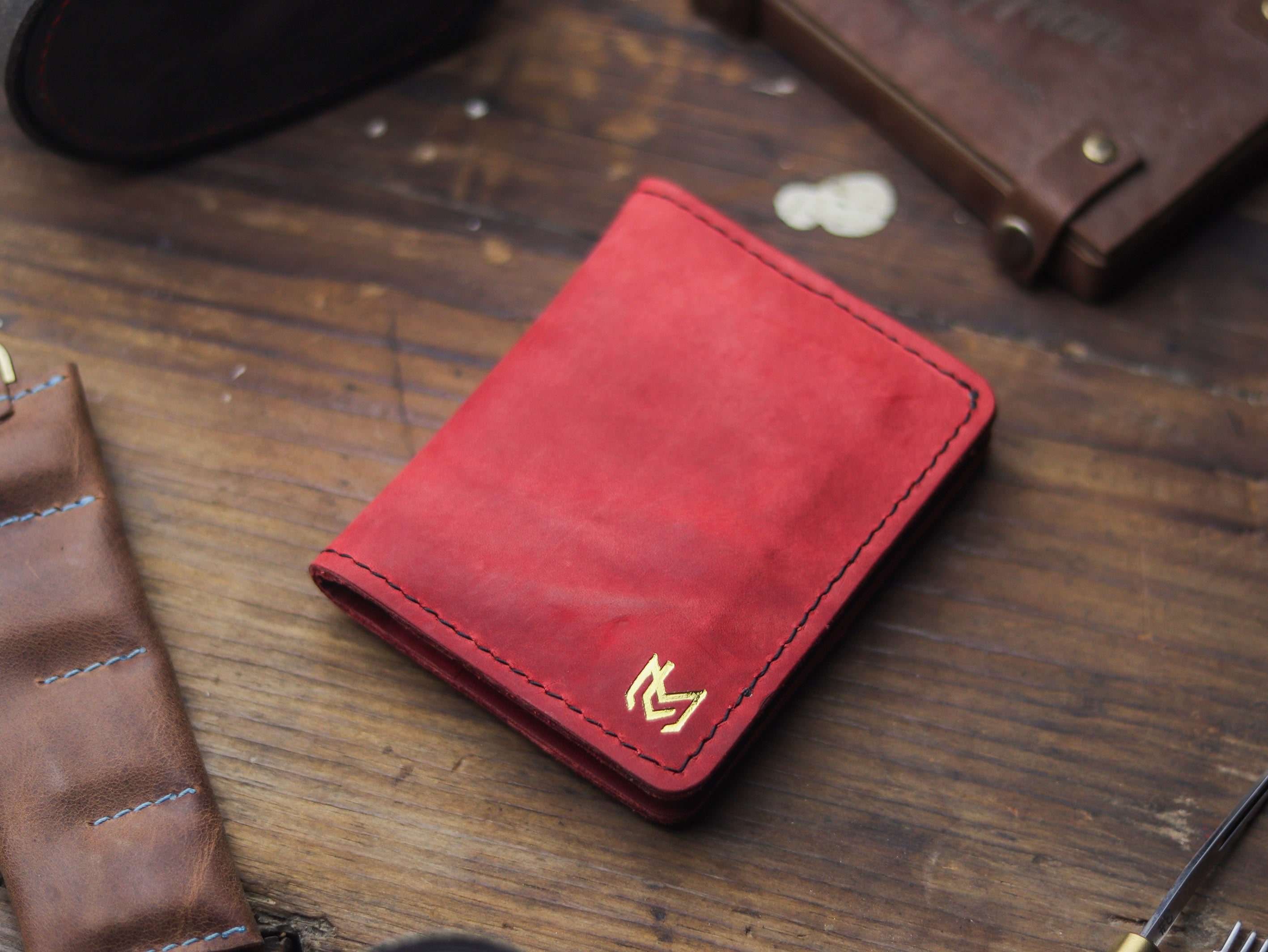 HAMPTON - C BIFOLD CARD HOLDER PRISMATIC RED