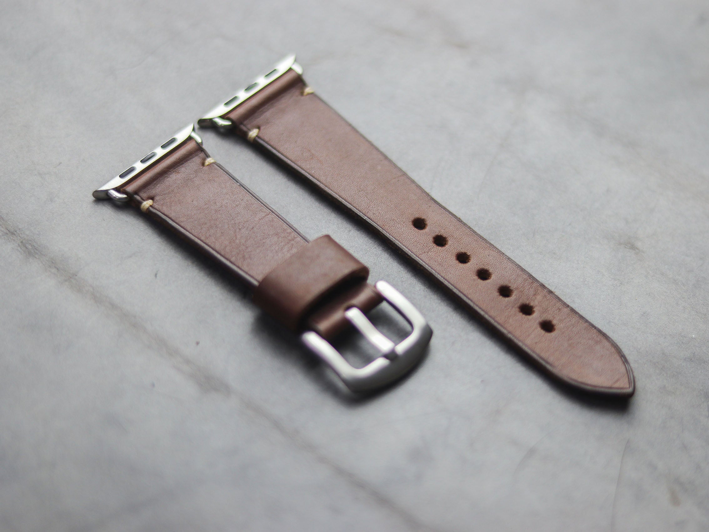 CHESTNUT BROWN MINIMAL STITCHED HAND-CRAFTED APPLE WATCH STRAPS