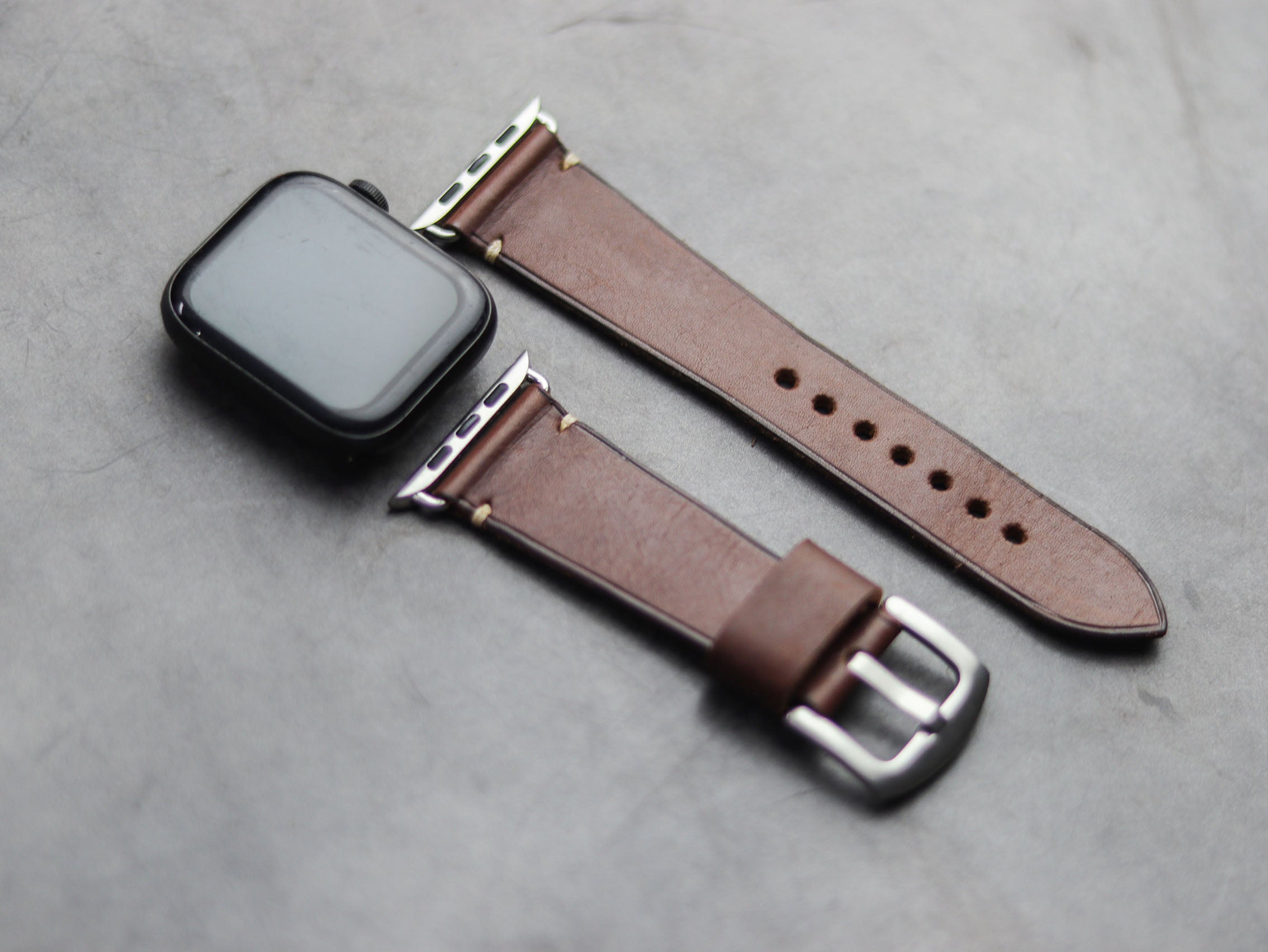 CHESTNUT BROWN MINIMAL STITCHED HAND-CRAFTED APPLE WATCH STRAPS