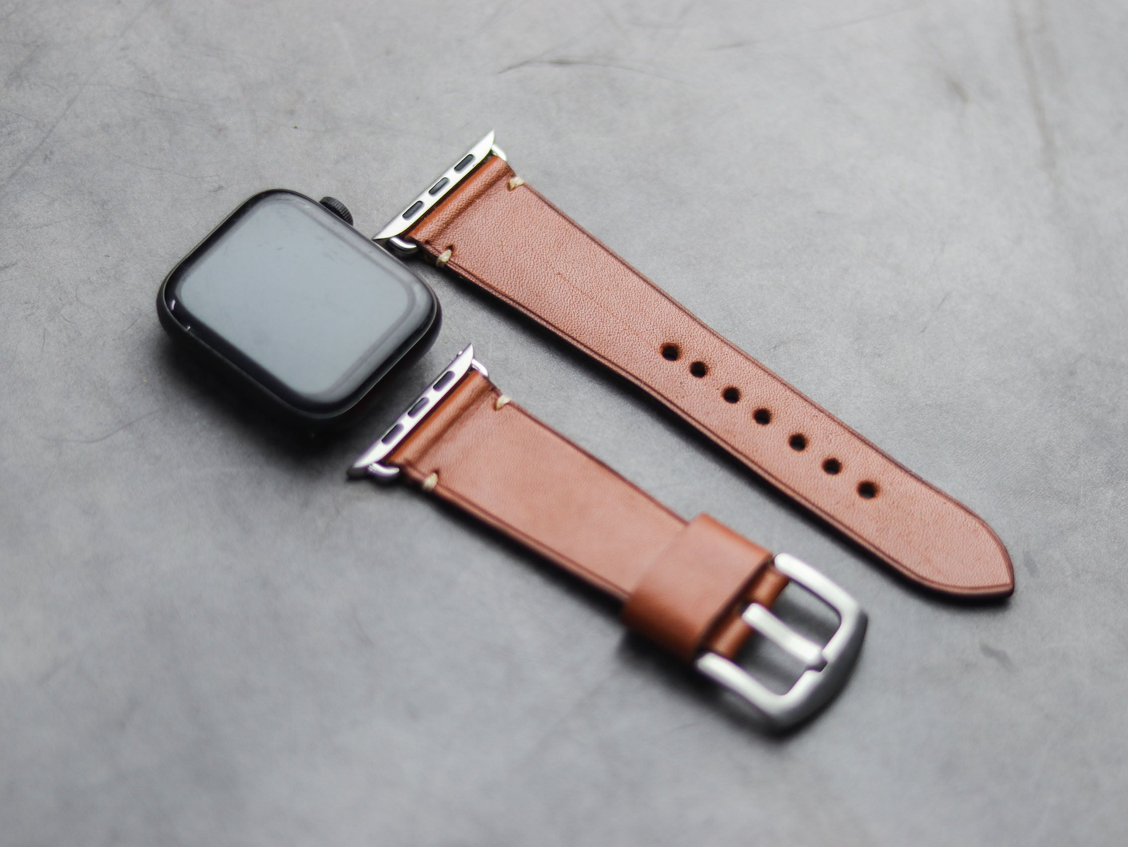 TAN BROWN MINIMAL STITCHED HAND-CRAFTED APPLE WATCH STRAPS