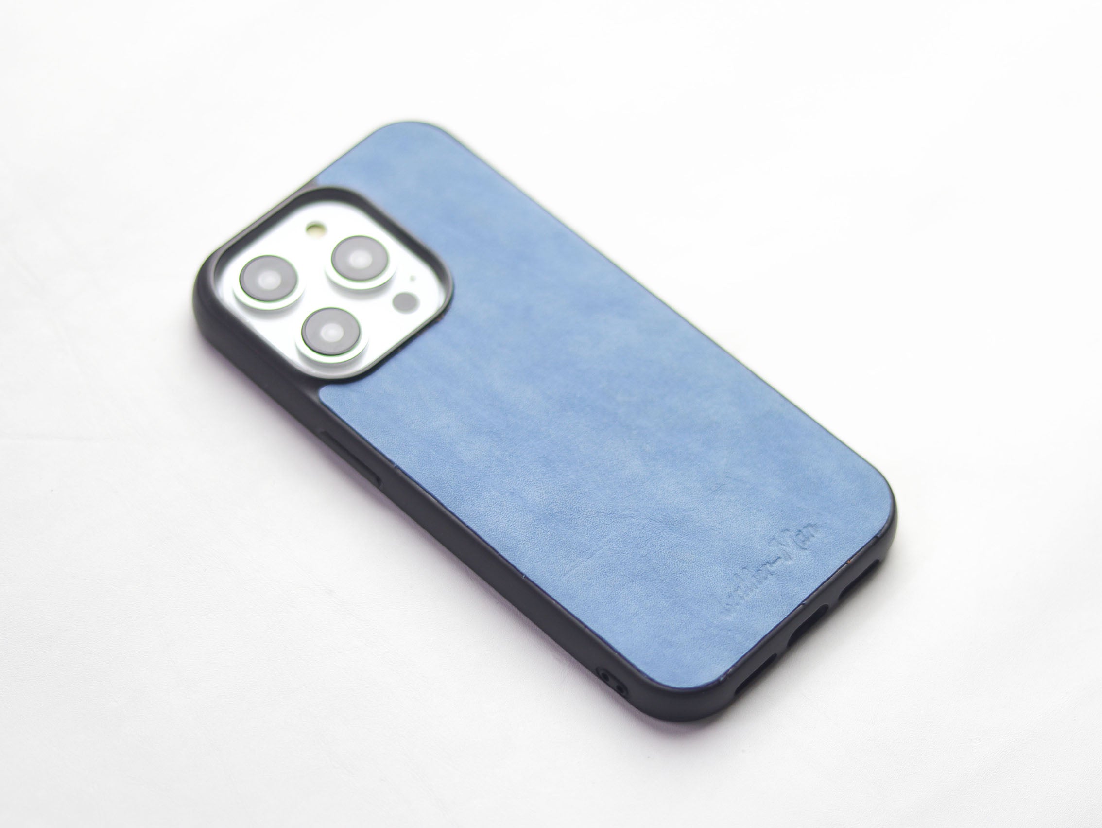 CAROLINE BLUE LEATHER CLASSIC PHONE CASE