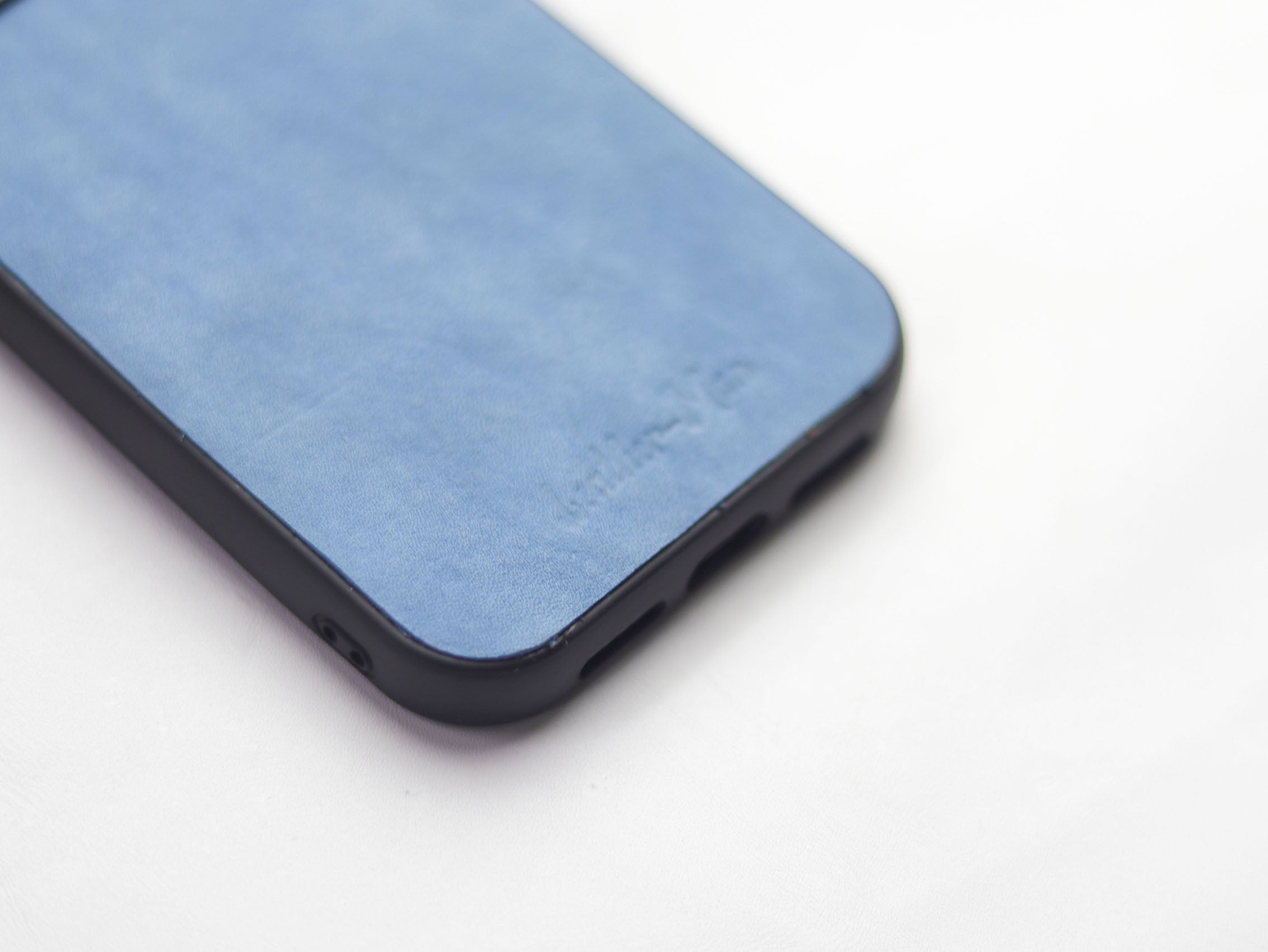 CAROLINE BLUE LEATHER CLASSIC PHONE CASE