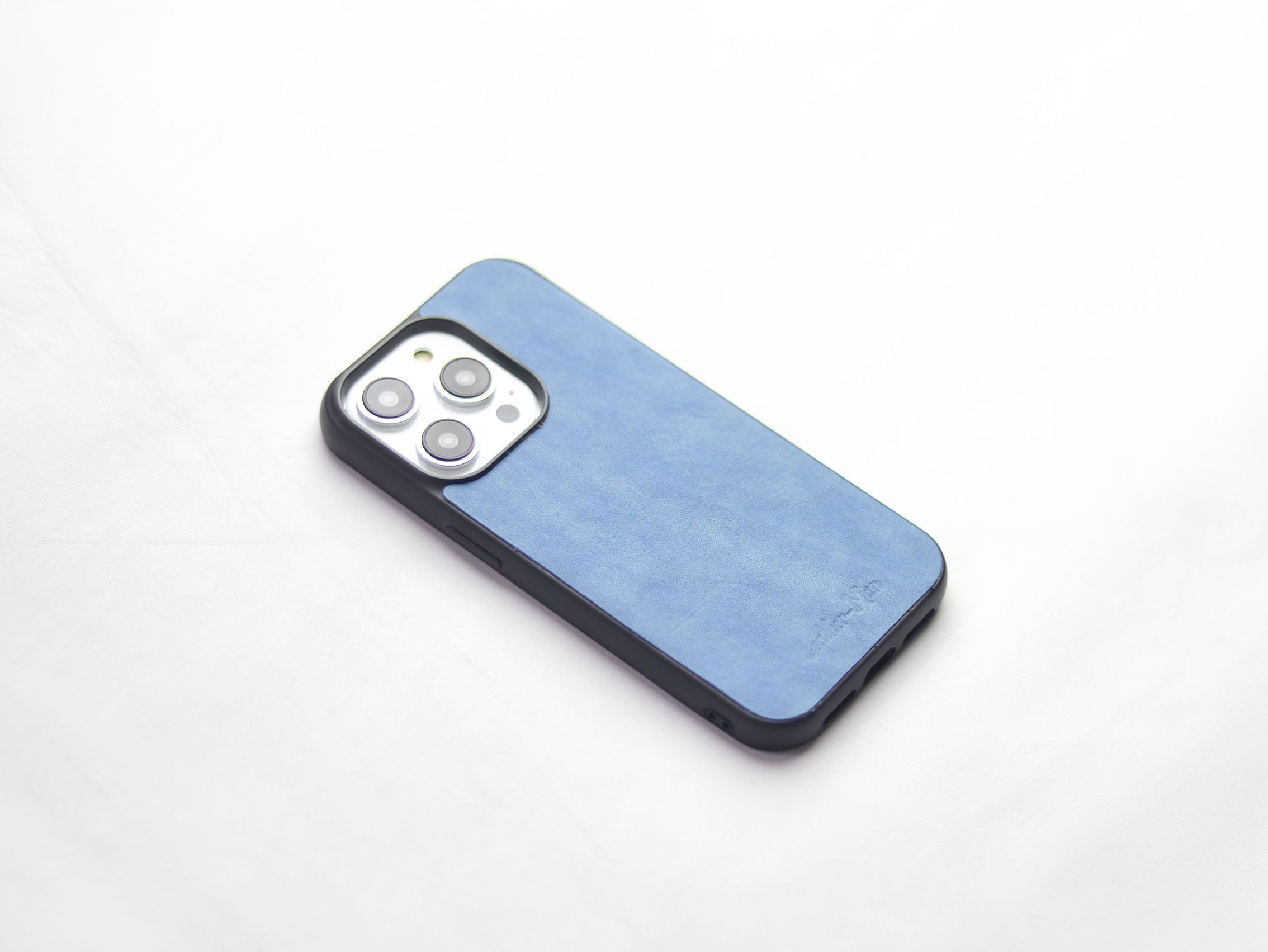 CAROLINE BLUE LEATHER CLASSIC PHONE CASE
