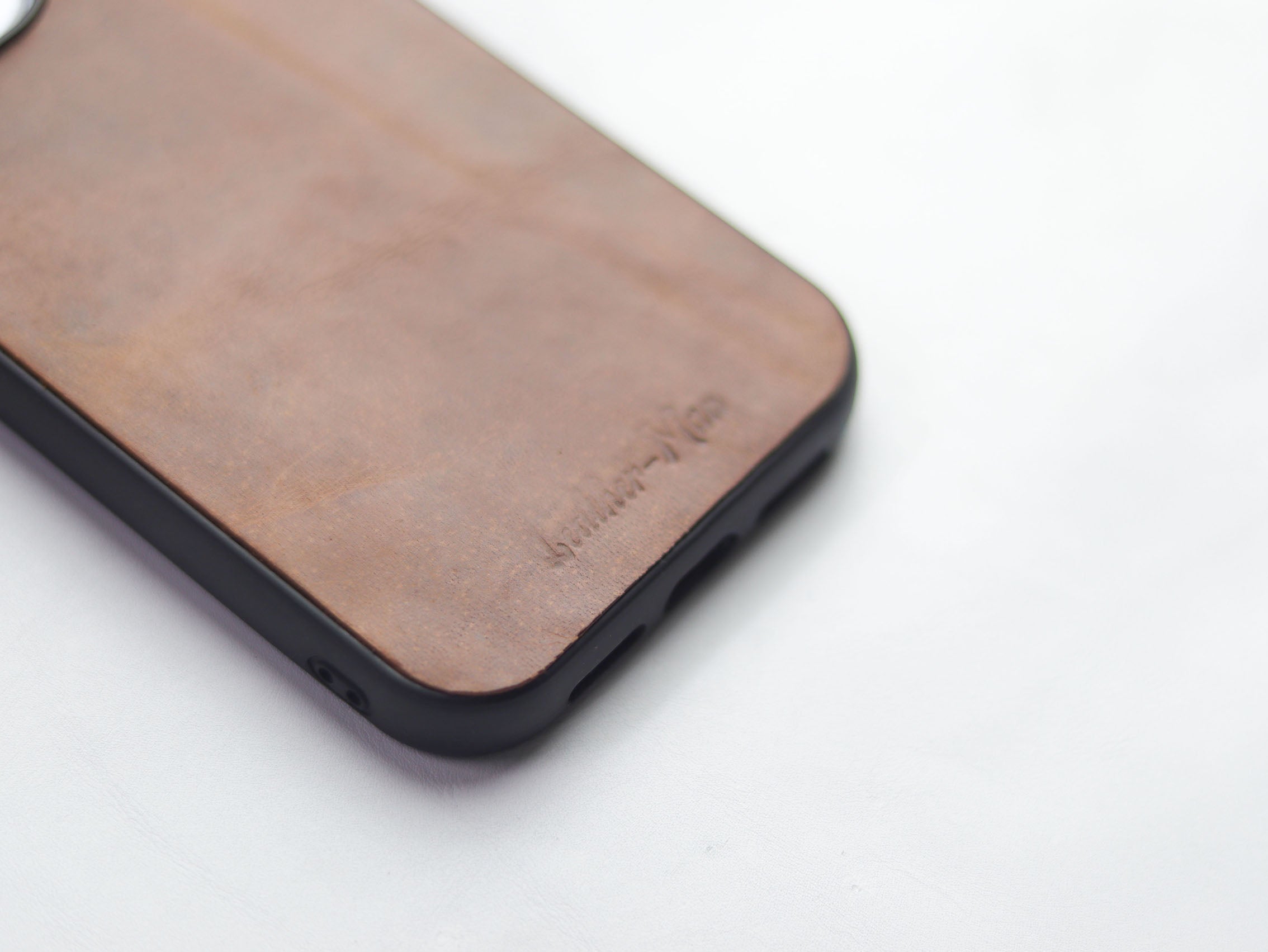 CARAMEL BROWN LEATHER CLASSIC PHONE CASE