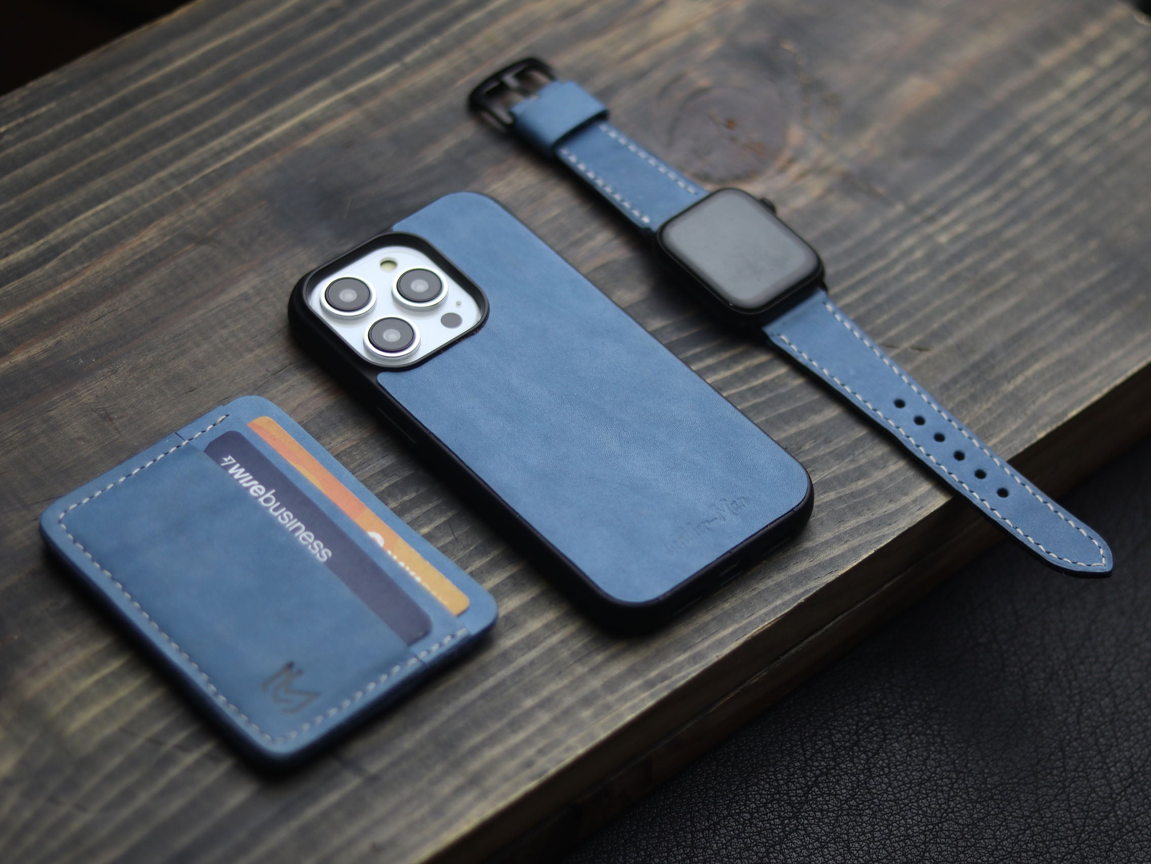 CAROLINE BLUE LEATHER CLASSIC PHONE CASE