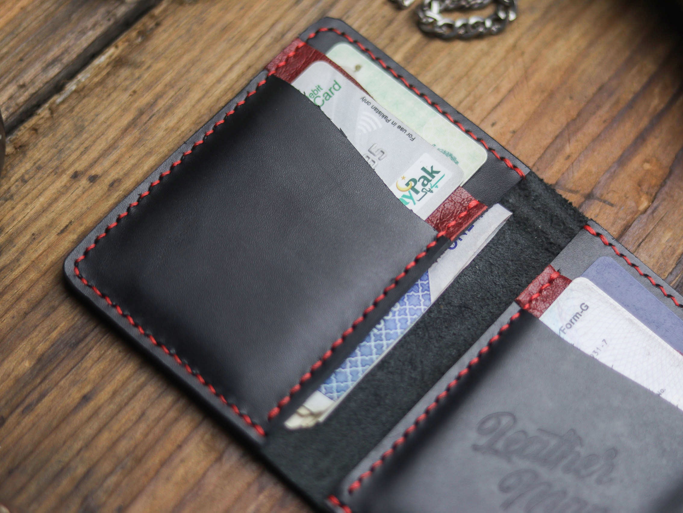 "KODUS" BLACK & RED