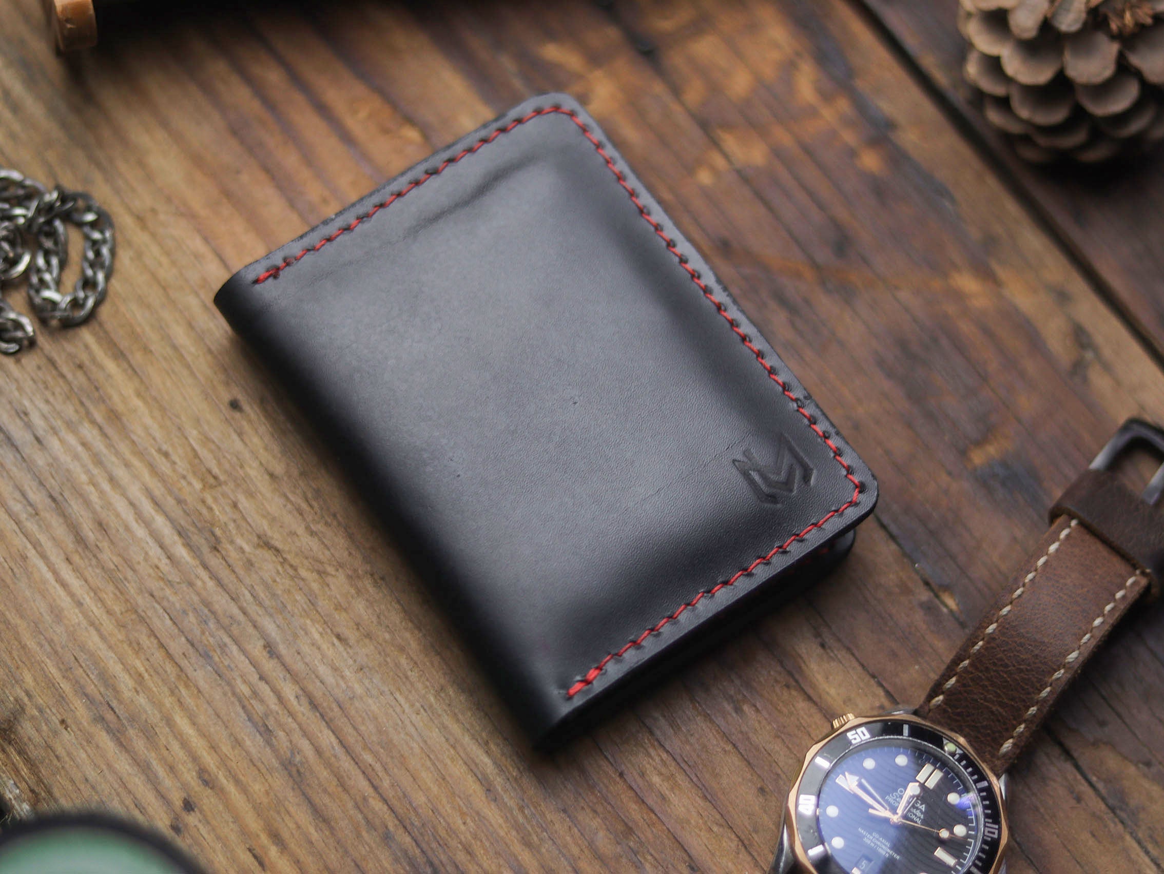 "KODUS" BLACK & RED