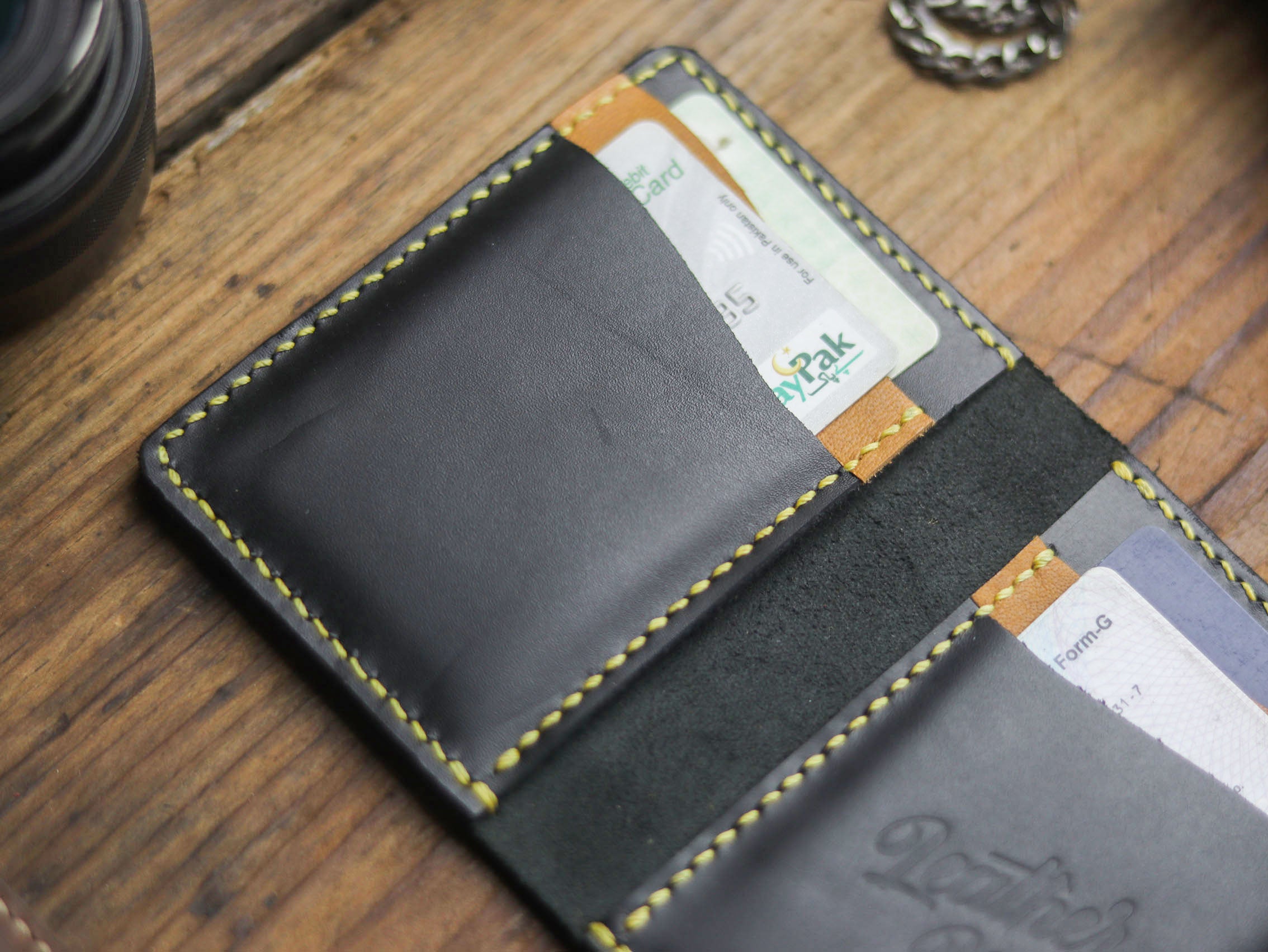 "KODUS" BLACK & MUSTARD