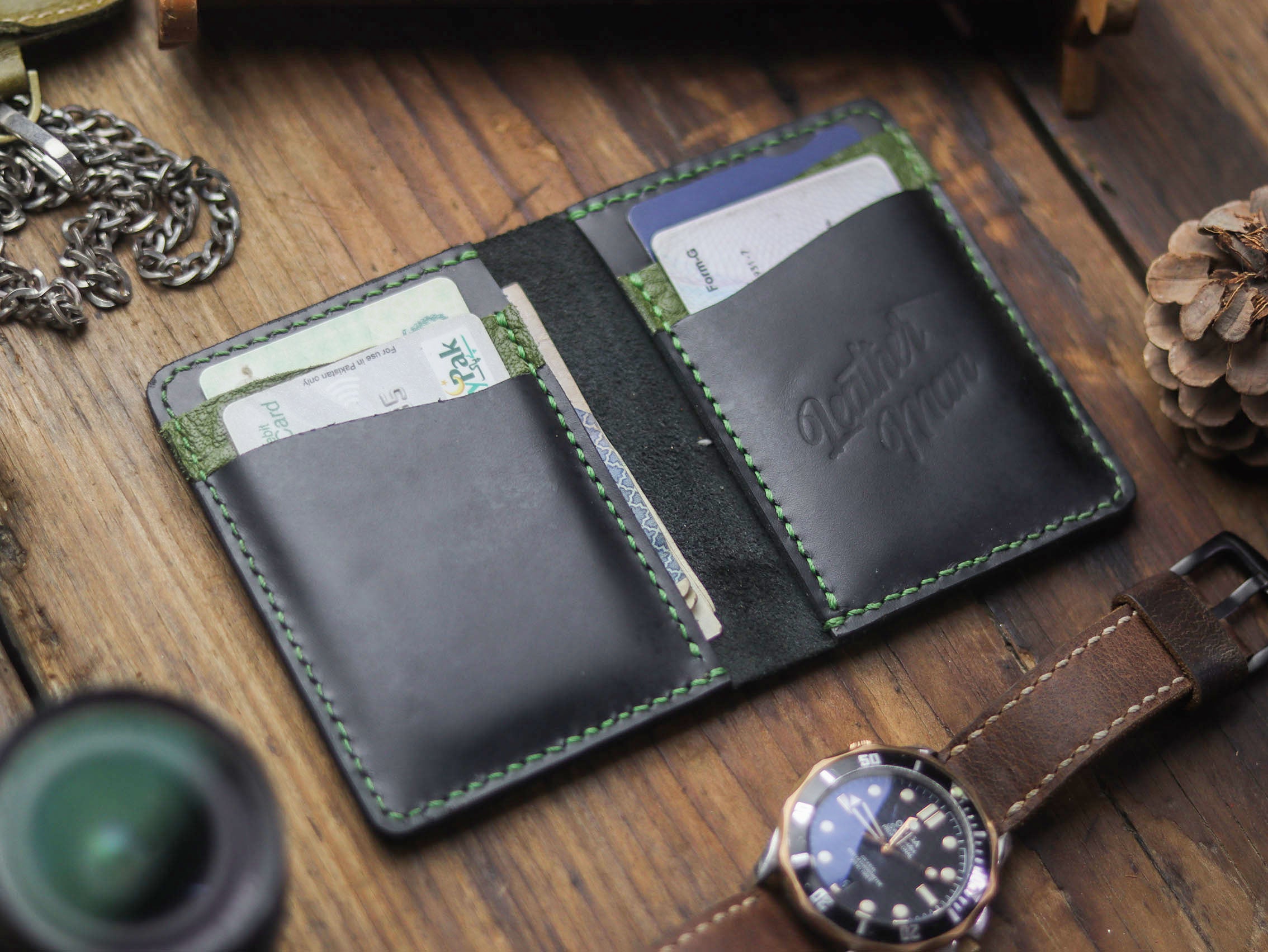 "KODUS" BLACK & FOREST GREEN