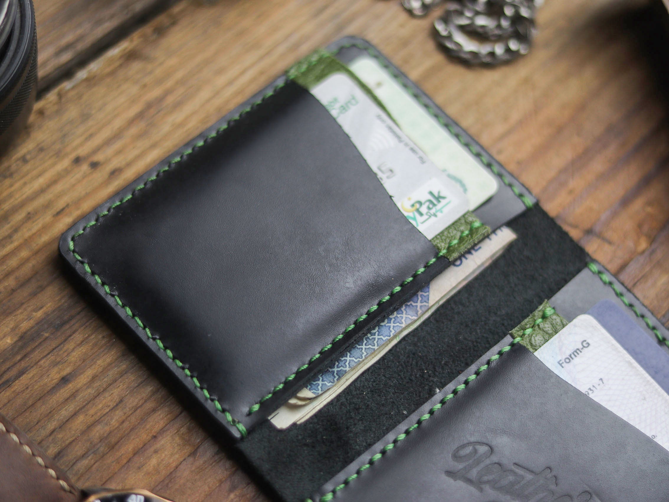 "KODUS" BLACK & FOREST GREEN