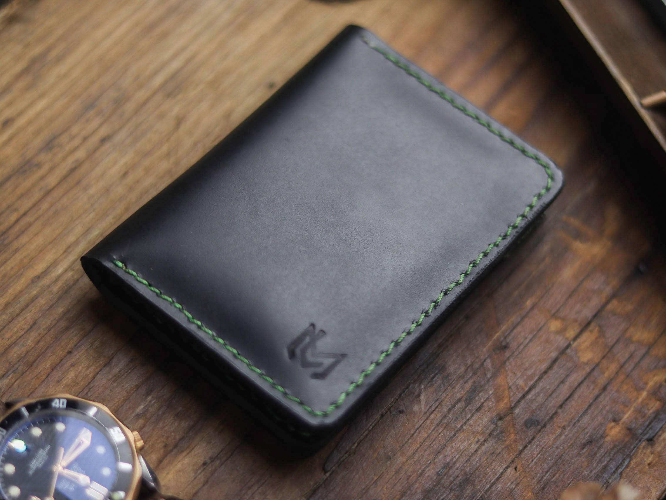 "KODUS" BLACK & FOREST GREEN