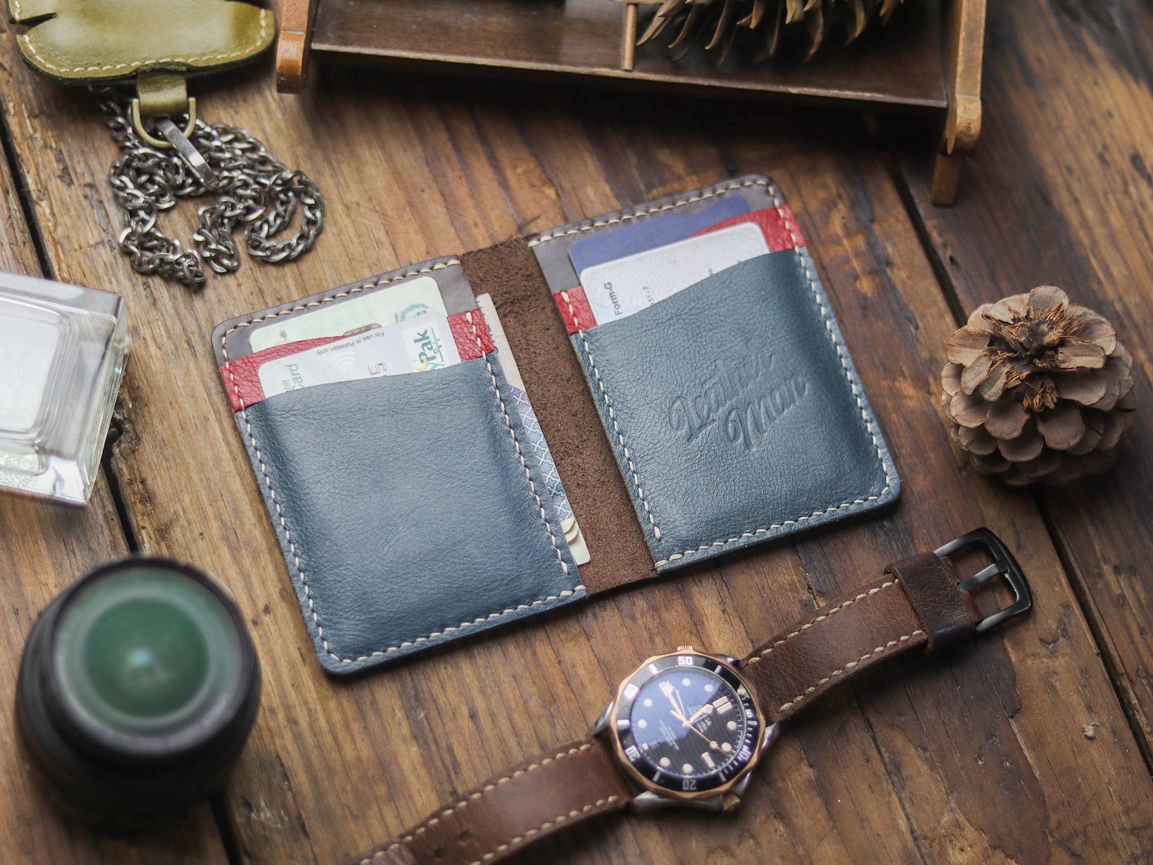 "KODUS" WALNUT BROWN, RED & DEEP BLUE