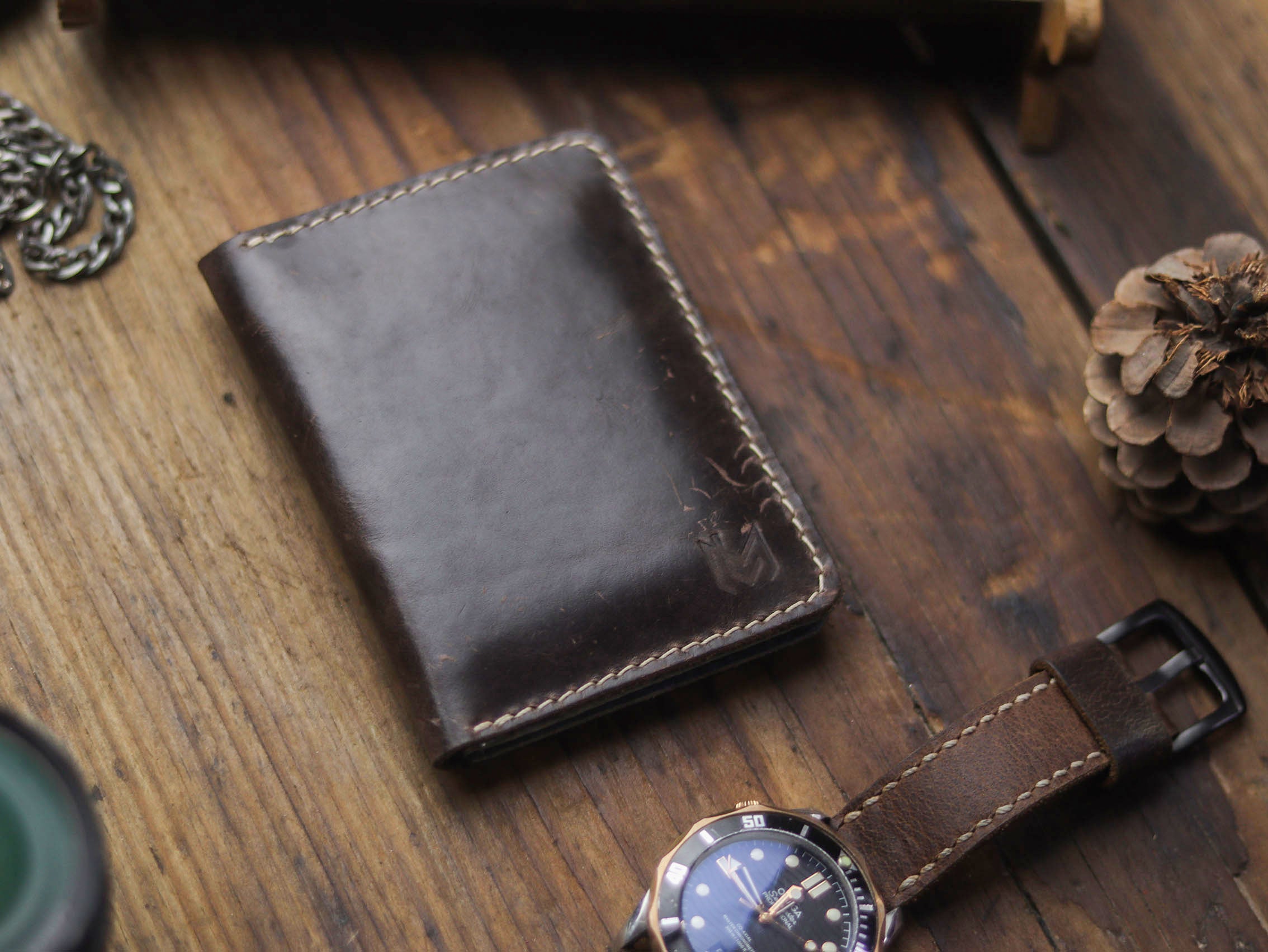 "KODUS" WALNUT BROWN, RED & DEEP BLUE