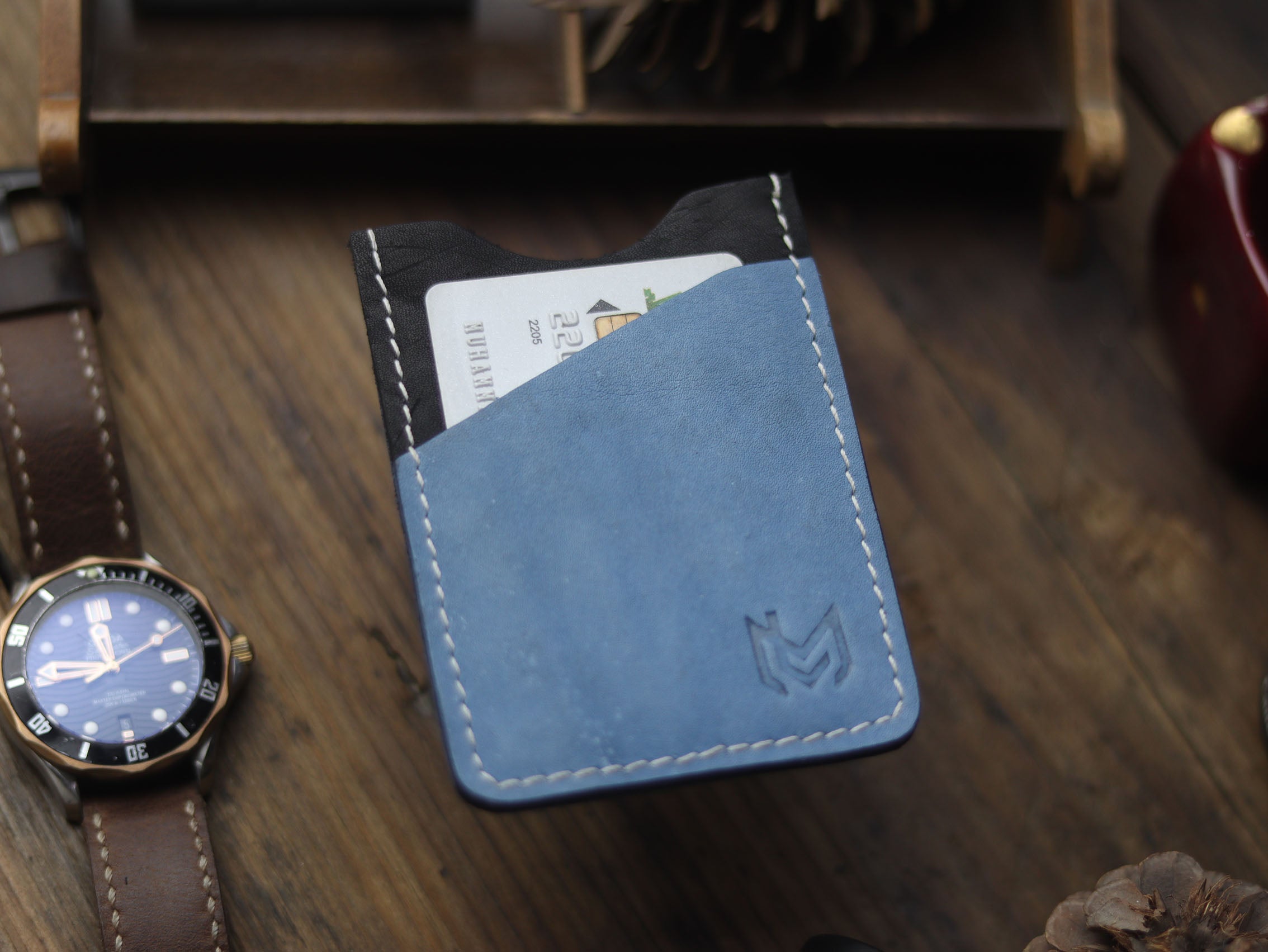 "ARCHER" BLACK AND CAROLINE BLUE