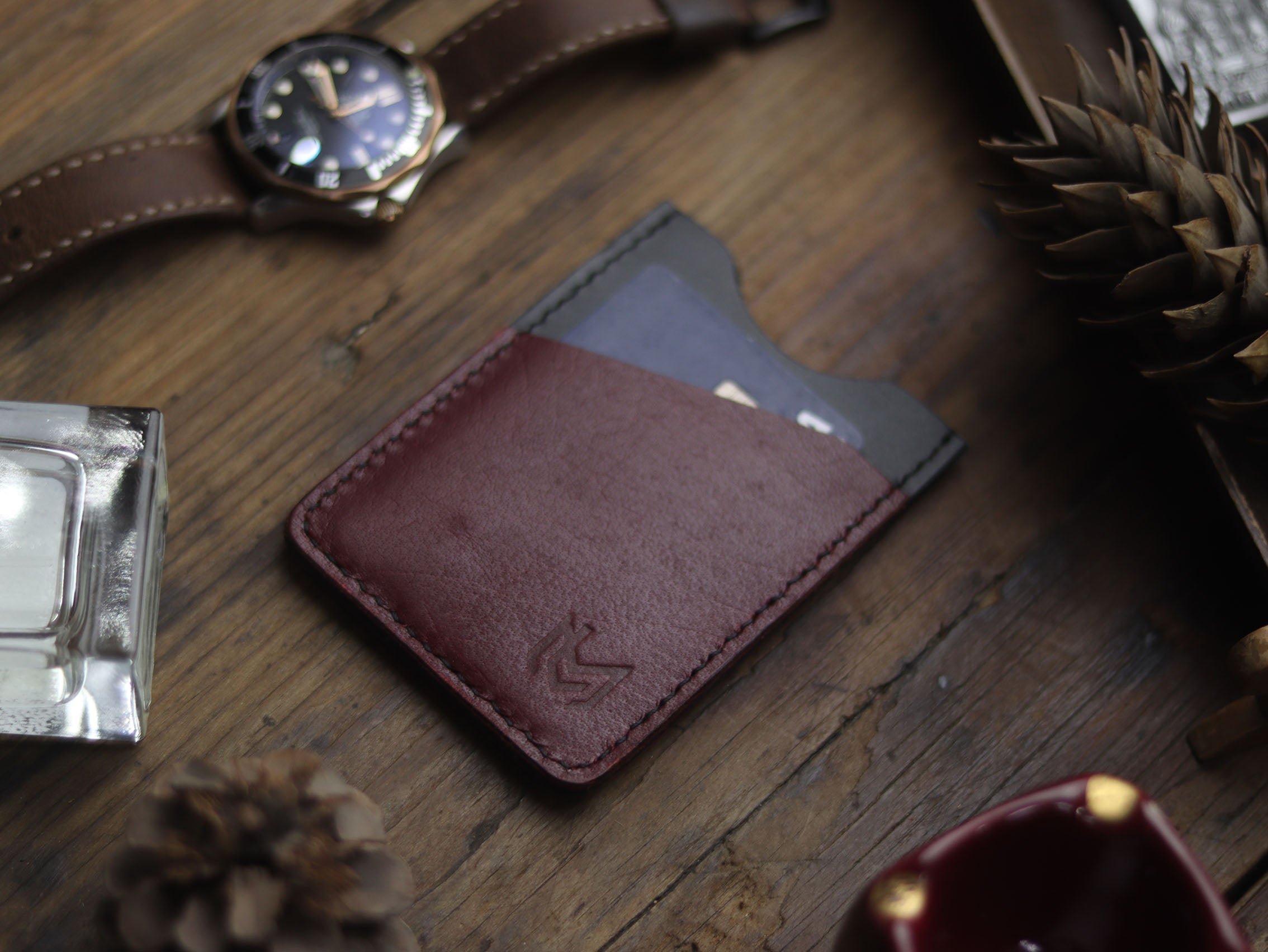 "ARCHER" BLACK & GARNET BURGUNDY